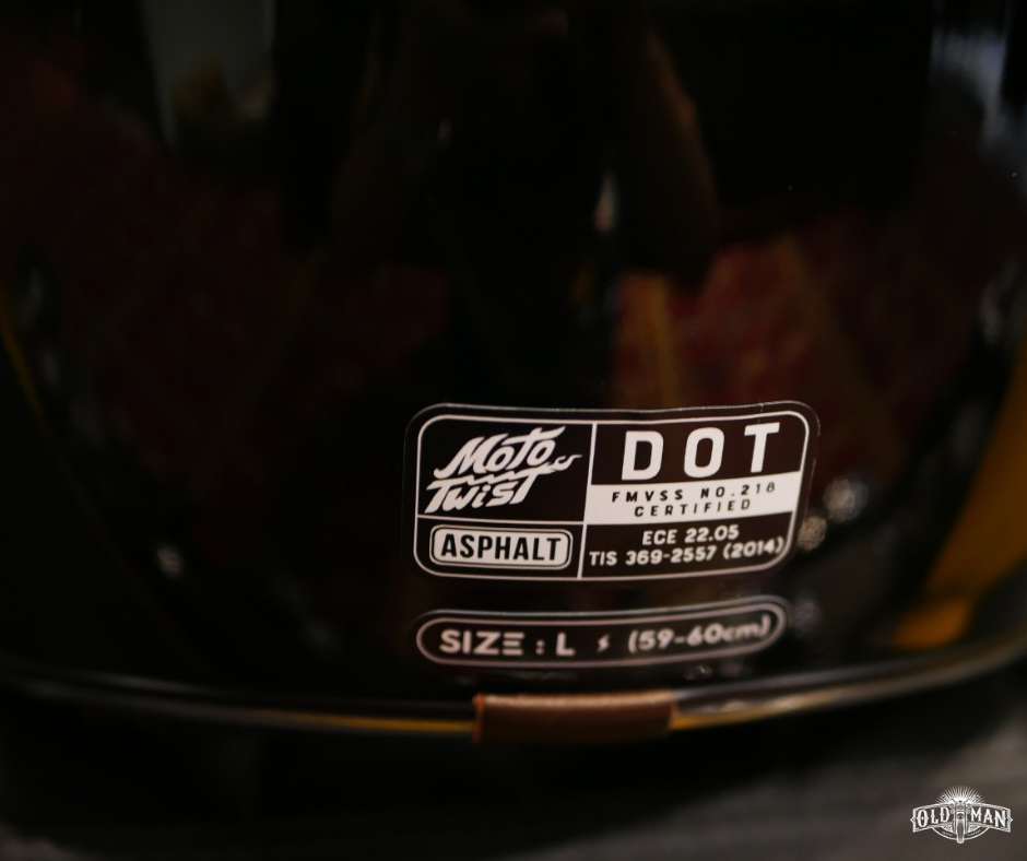 หมวกกันน็อคเต็มใบ Moto twist AP สีดำเงา (สอบถามก่อนสั่งซื้อ)