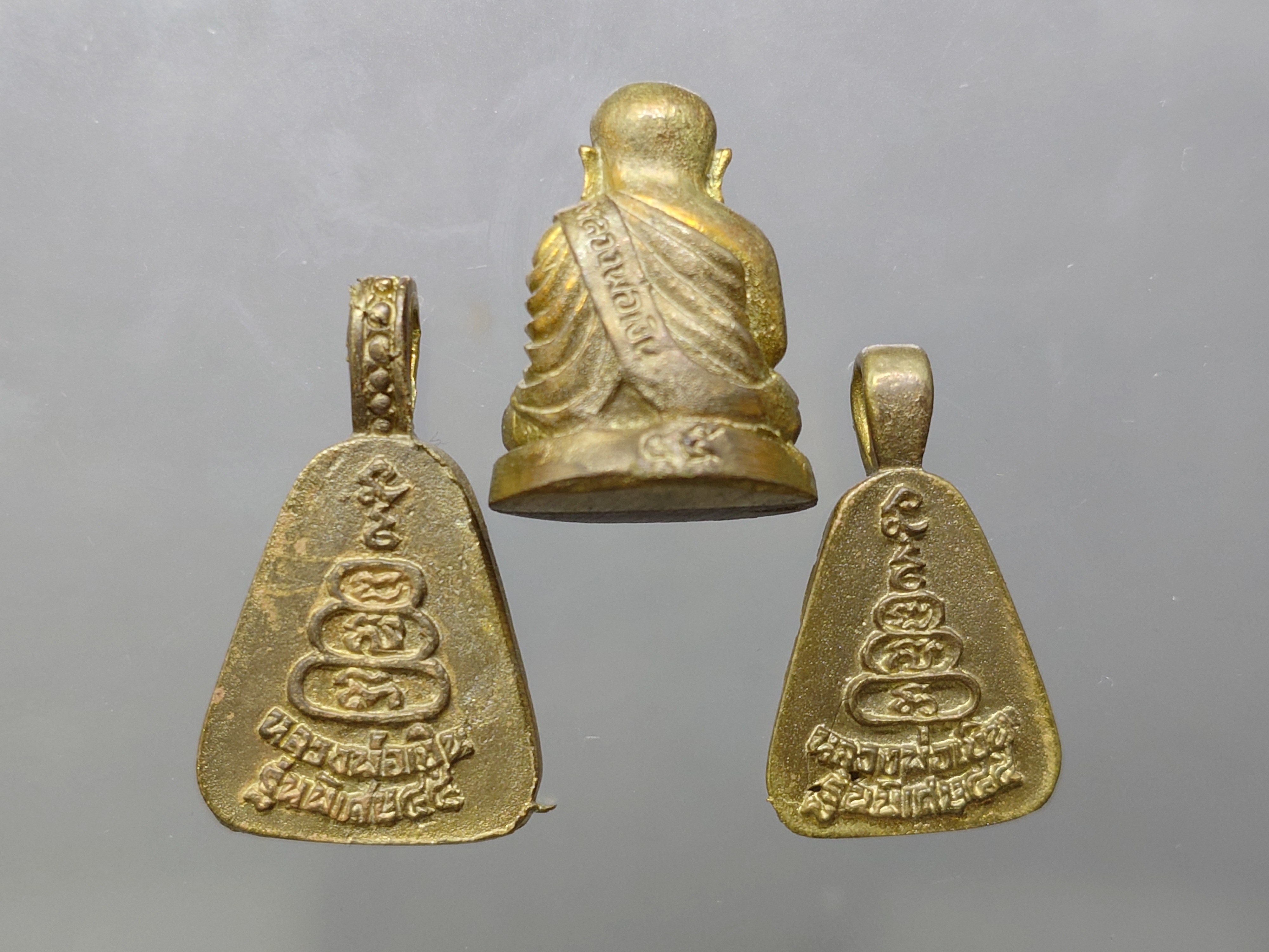 หลวงพ่อเงิน วัดบางคลาน (ชุด 3 องค์ ปี45) รุ่นเมตตา บารมี เนื้อทองเหลือง มหาพุทธาภิเษก ณ มณฑลพิธีอุโบสถ วัดหิรัญญาราม พ.ศ.2545 พร้อมตลับเดิม