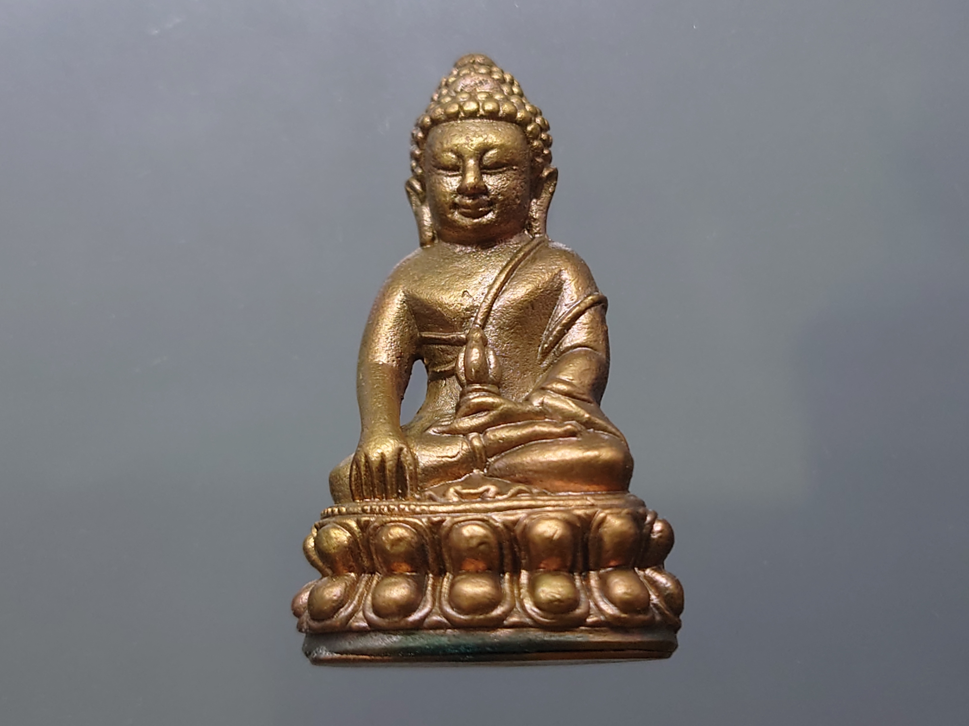 พระกริ่งพุทโธ ภ.ป.ร.เนื้อสัมฤทธิ์ ฐานทองแดง ขนาดสูง 3.8 ซ.ม.วัดบวรนิเวศวิหาร ปี2554 พร้อมกล่องเดิม