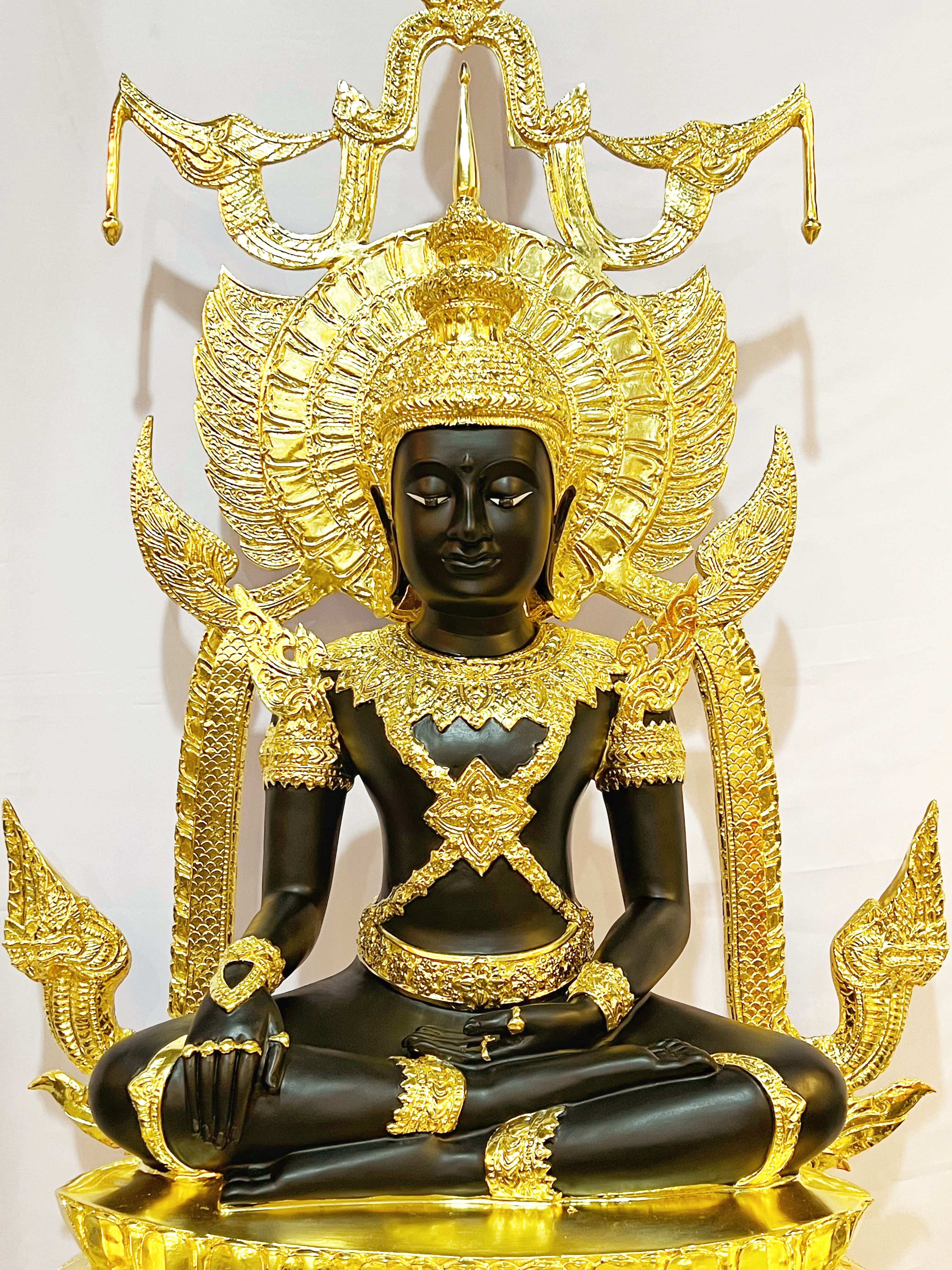 พระพุทธรูป สมเด็จองค์ปฐม หน้าตัก 16 นิ้ว
