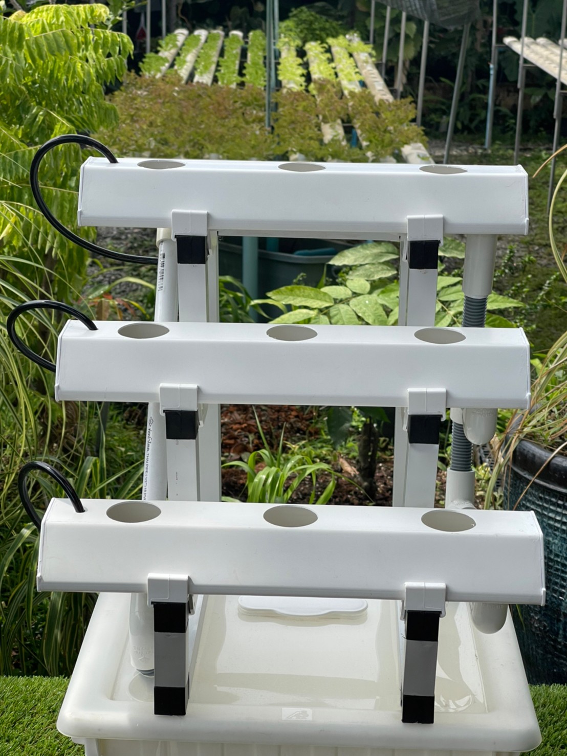 ชุดปลูกผักไฮโดรโปนิกส์ขนาด 50 cm. 3 รางปลูก (ล้อเลื่อน)