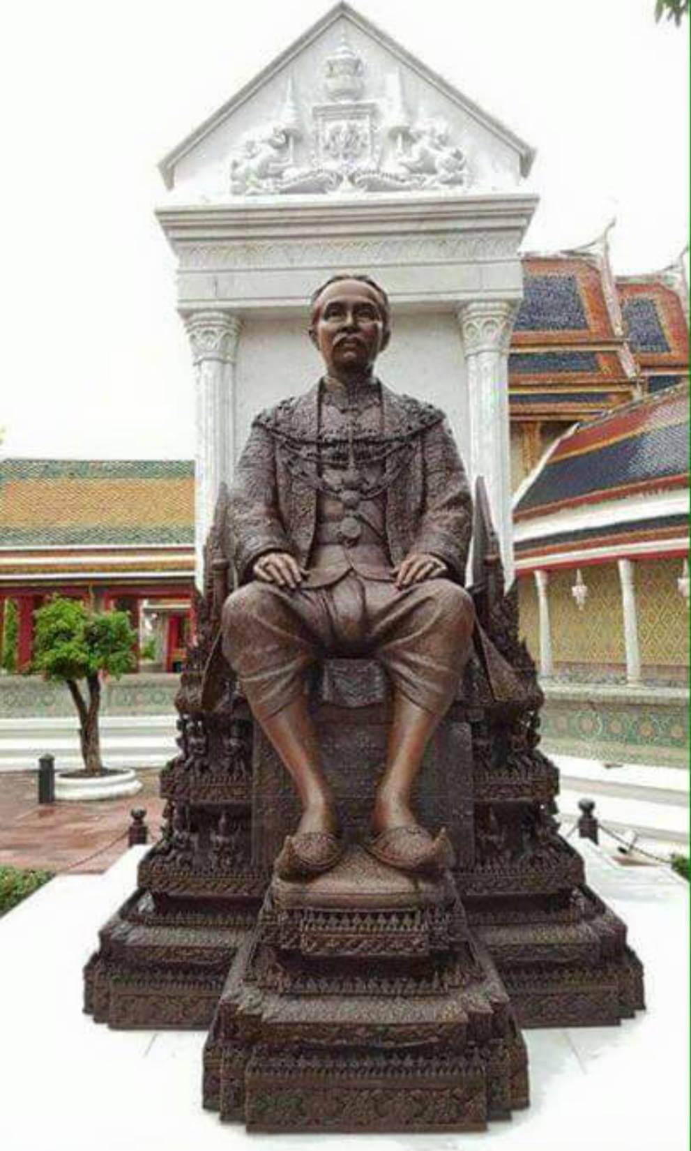 รูปหล่อในหลวง รัชกาลที่ 5 ร.5 นั่งบัลลังก์ หน้าตัก 16 นิ้ว