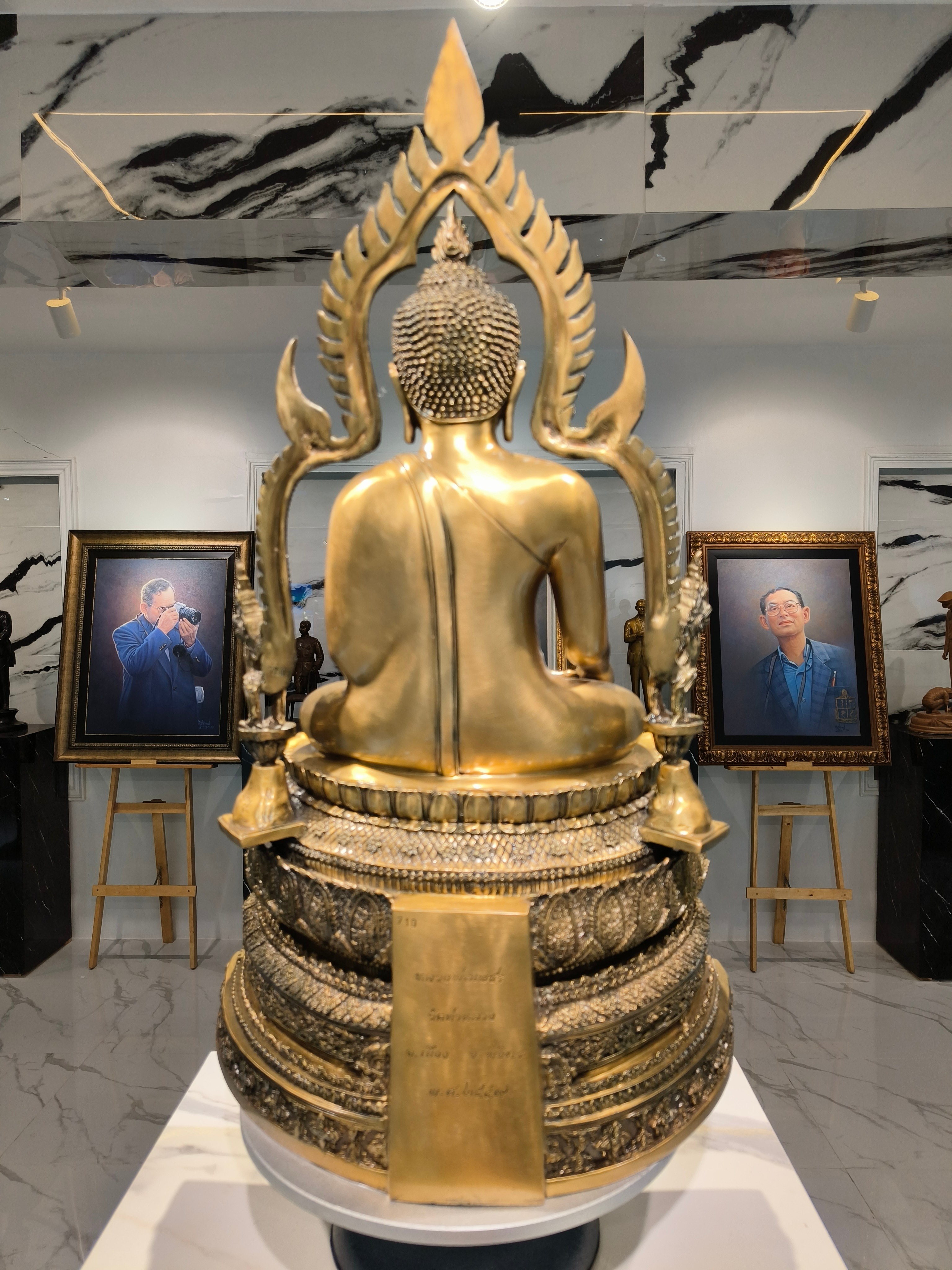 พระพุทธรูป หลวงพ่อเพชร หน้าตัก 9 นิ้ว วัดท่าหลวง จ.พิจิตร ปี พ.ศ.2549