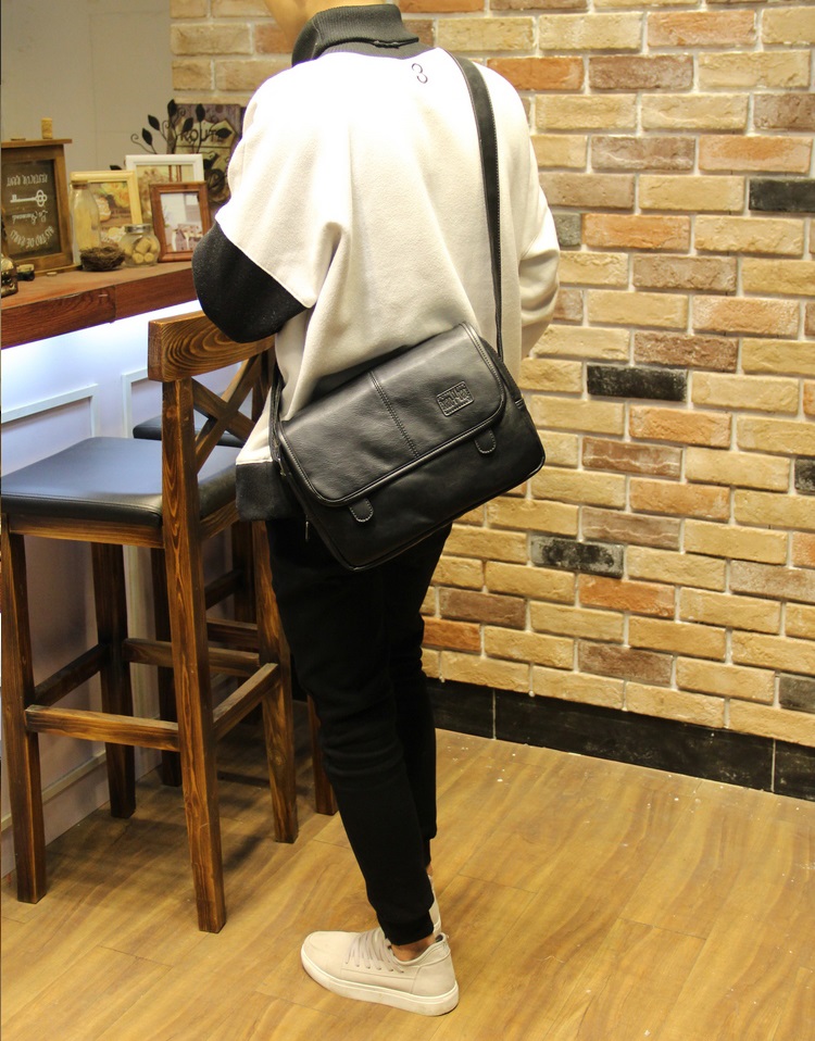 กระเป๋าสะพายข้างผู้ชาย รหัส A002