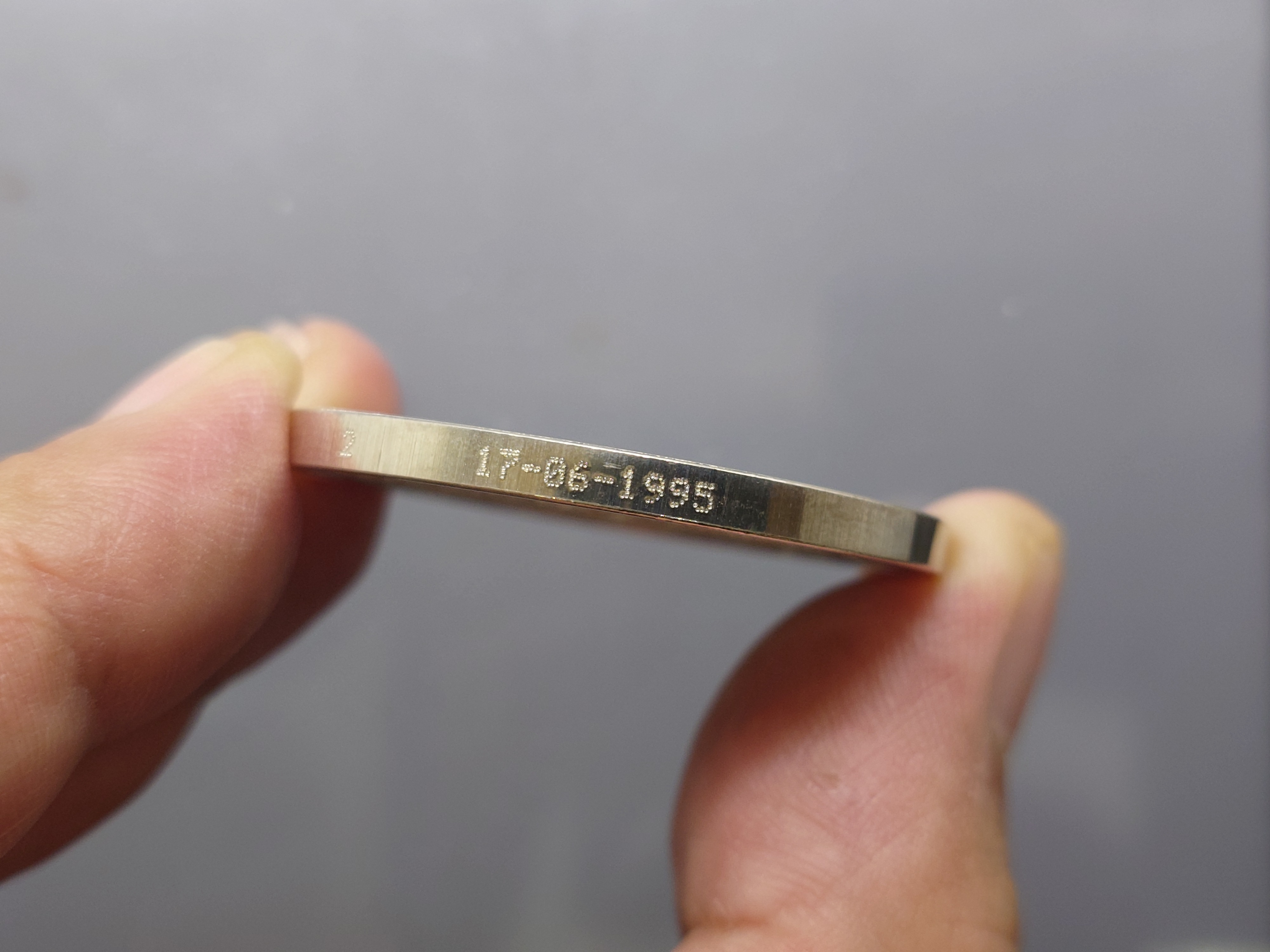 พระแก้วมรกตเครื่องทรง 3 ฤดู พระจอมเกล้าๆ เนื้อเงินขัดเงา ขนาด 4 ซ.ม.ปี2538 พร้อมกล่องเดิม