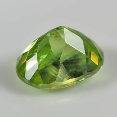 สฟีน (Sphene) 1.29 กะรัต สีเขียว ไฟดี ประกายดี