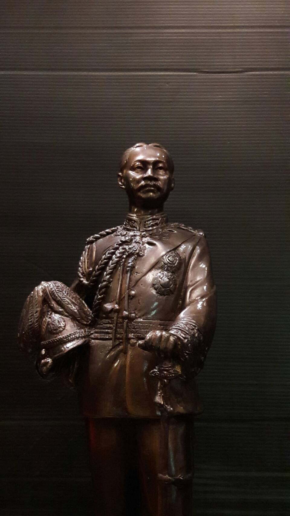 พระบรมรูปหล่อในหลวง รัชกาลที่ 5 ร.5 รุ่น จุฬาลงกรณ์ วัดบางพระ วัดหลวงพ่อเปิ่น ปี 2519