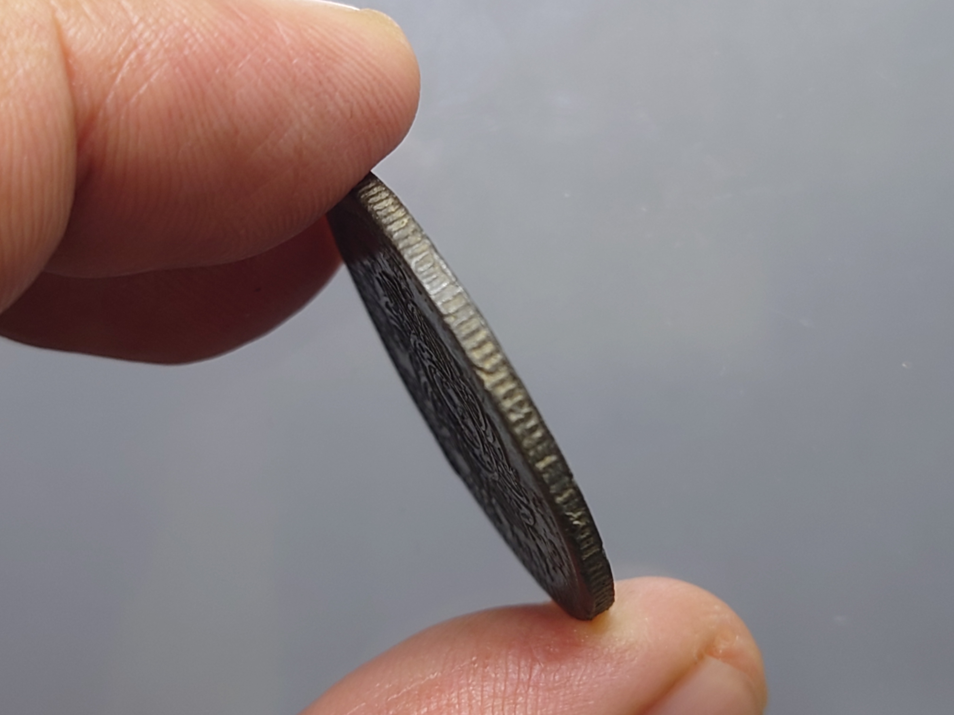 เหรียญอัฐ ดีบุก พระมหามงกุฎ-ช้างในพระแสงจักร (พระมหามงกุฎ-ช้างใหญ่) สมัยรัชกาลที่4 ปี2405