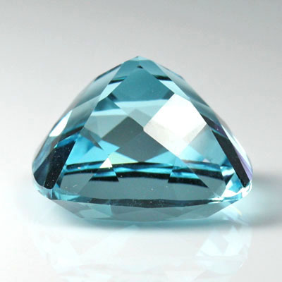 **ขายแล้ว**บลูโทปาส (Blue Topaz) 12.37 กะรัต สีฟ้าสกายบลู ประกายดี