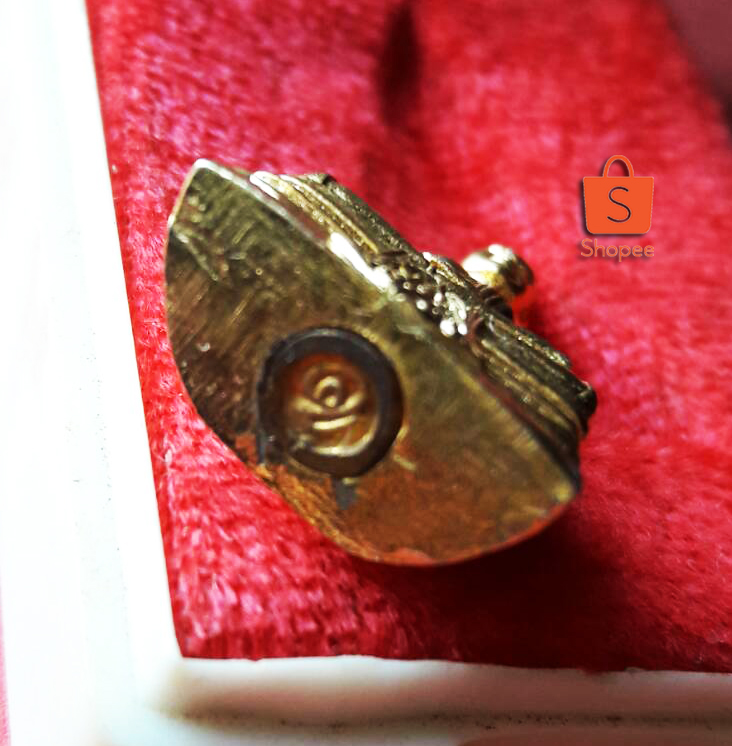 รูปหล่ออุดกริ่งหลวงพ่อโสธร วัดโสธรวรารามวรวิหาร พ.ศ.2535 เนื้อกระไหล่ทอง กล่องเดิม