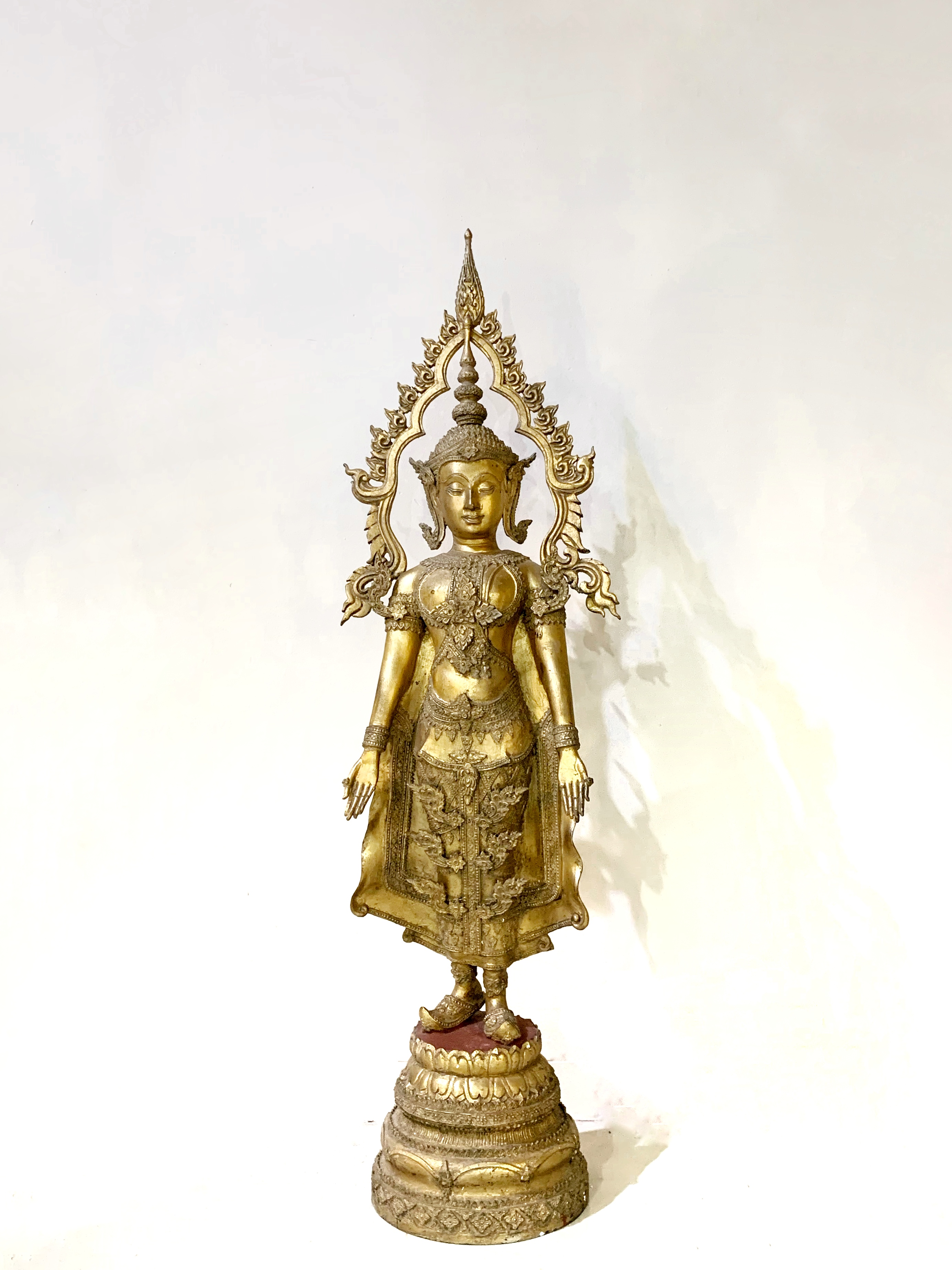พระพุทธรูปทรงเครื่องกษัตริย์ ปางเปิดโลก สูง 12" พิธีร่วม วัดกษัตราธิราชวรวิหาร จ.อยุธยา