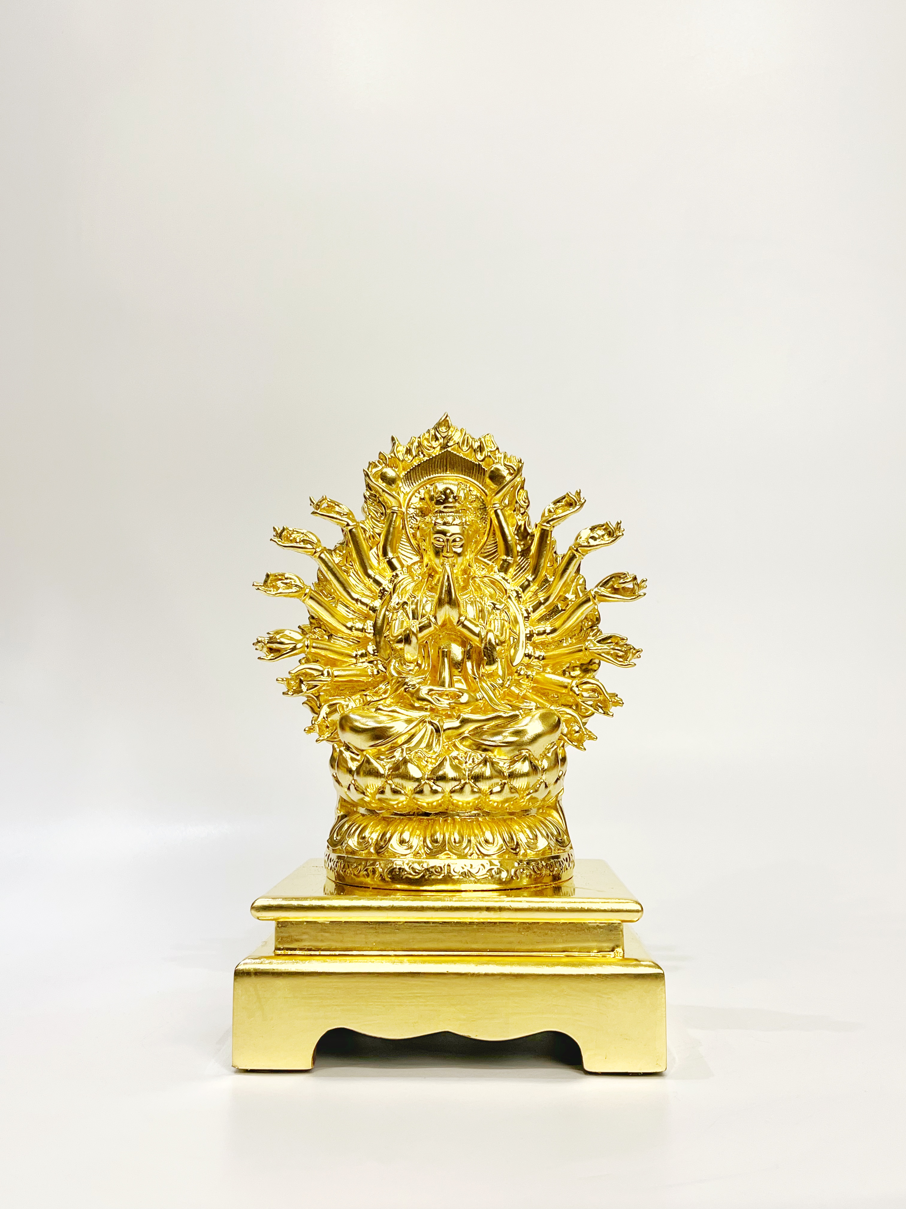 รูปหล่อ พระโพธิสัตว์กวนอิม เจ้าแม่กวนอิม ปางพันมือ หน้าตัก 4 นิ้ว