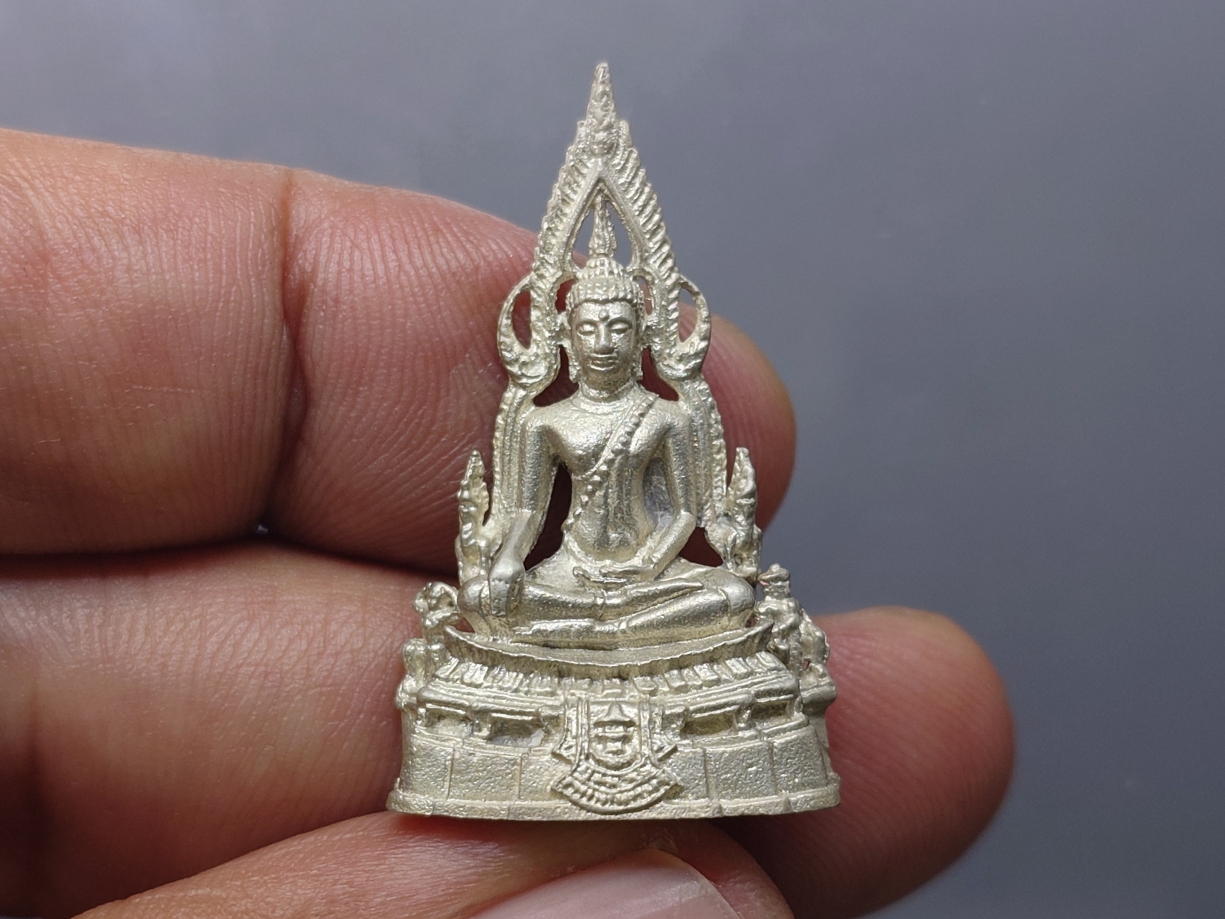 กริ่งพระพุทธชินราช รุ่นทรงมาลาเบี่ยง รุ่นแรก รุ่นเดียว เนื้อเงิน วัดพระศรีรัตนมหาธาตุ พิษณุโลก ปี2520 นิยม หายาก พร้อมตลับเดิม