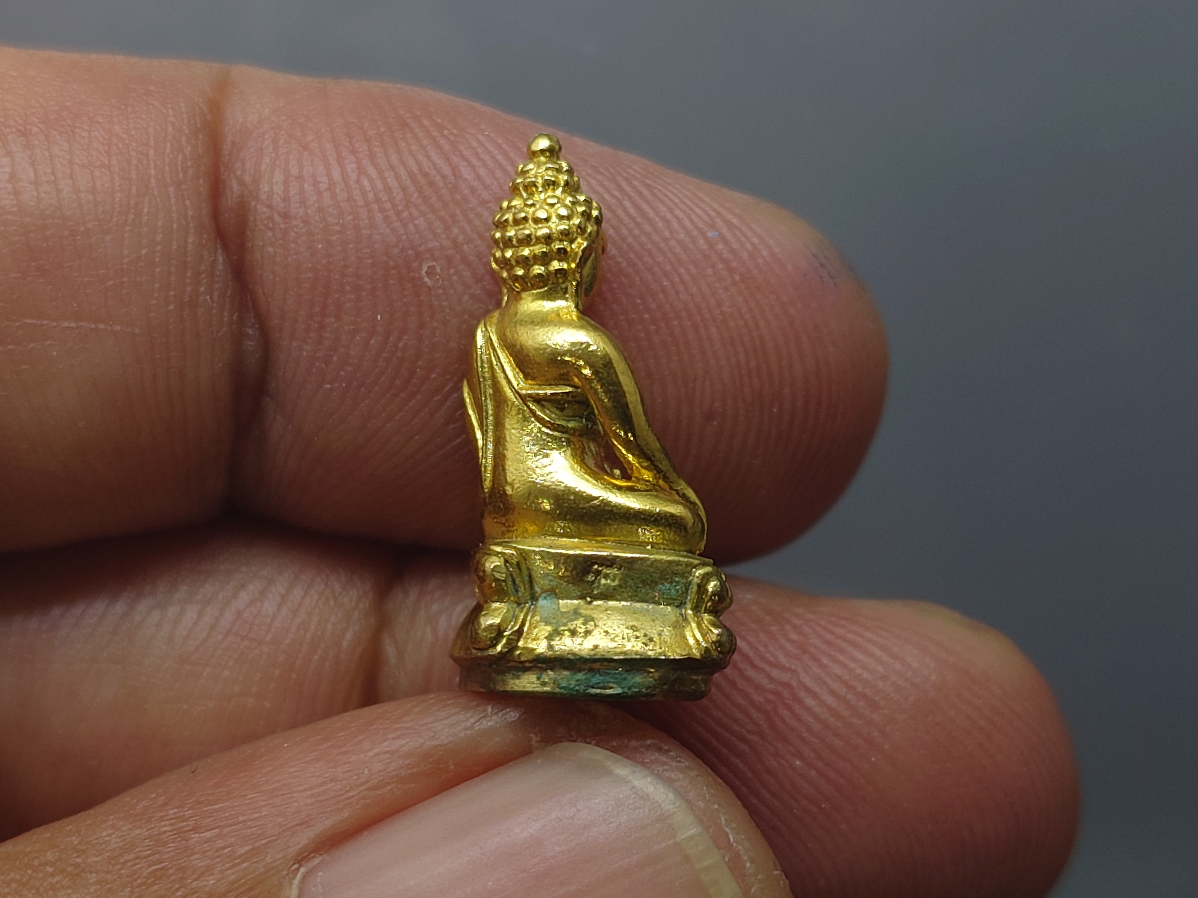 พระกริ่งญาณวเรศ (กริ่งปวเรศน้อย) ฐานบรรจุพระเกศาและจีวร เนื้อทองฝาบาตร พิมพ์เล็ก สมเด็จพระญาณสังวรฯ ทรงเจริญพรรษา 100 ปี วัดบวรนิเวศวิหาร ปี2556 พร้อมกล่องเดิม ใบรับรอง