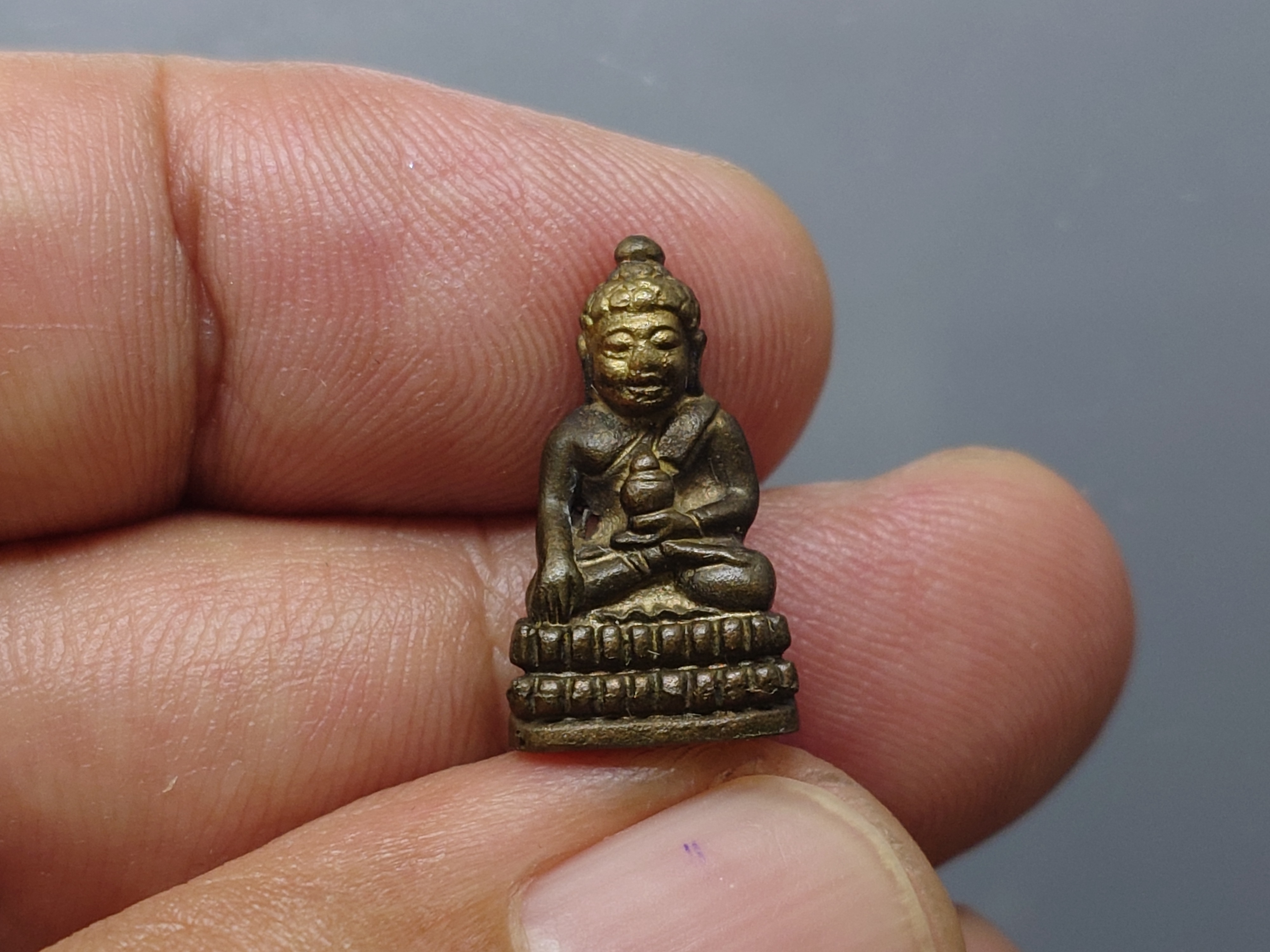 พระกริ่งยอดแก้ว สมเด็จพระพุทธโฆษาจารย์ (พุฒ) ประธานจัดสร้าง เนื้อนวะโลหะ วัดเกาะแก้วอรุณคาม (สายวัดสุทัศน์) ปี2545 พร้อมกล่องเดิม นิยม หายาก สร้างน้อย