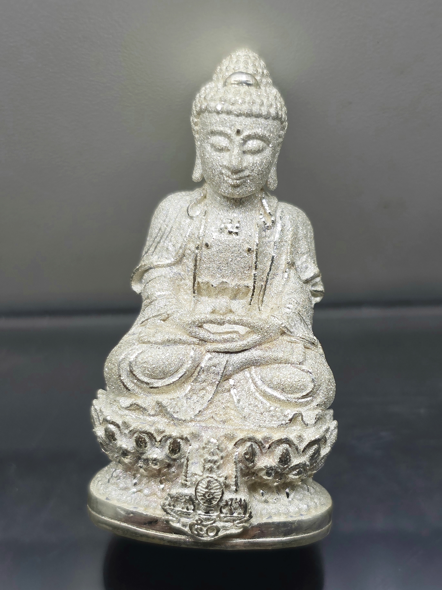 พระกริ่งจีน ต้าเยิ่นถะ เนื้อเงิน รุ่นกาญจนาภิเษกครองราชย์ 50 ปี วัดบวรนิเวศวิหาร ปี2538 พร้อมกล่องเดิม นิยม หายาก