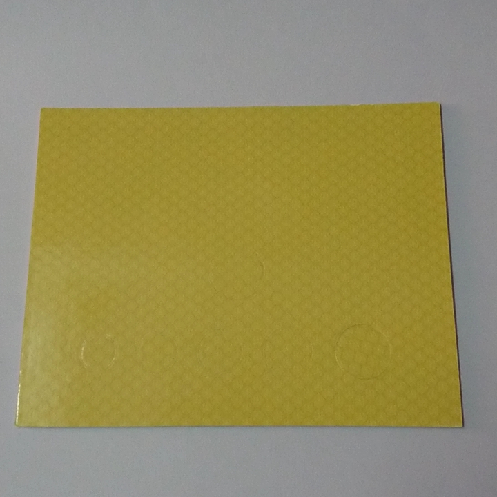 แผงใส่เหรียญกษาปณ์ หมุนเวียน ร10 สีเหลือง 6ช่อง (ขนาด 14.7x18.7 เซ็น)