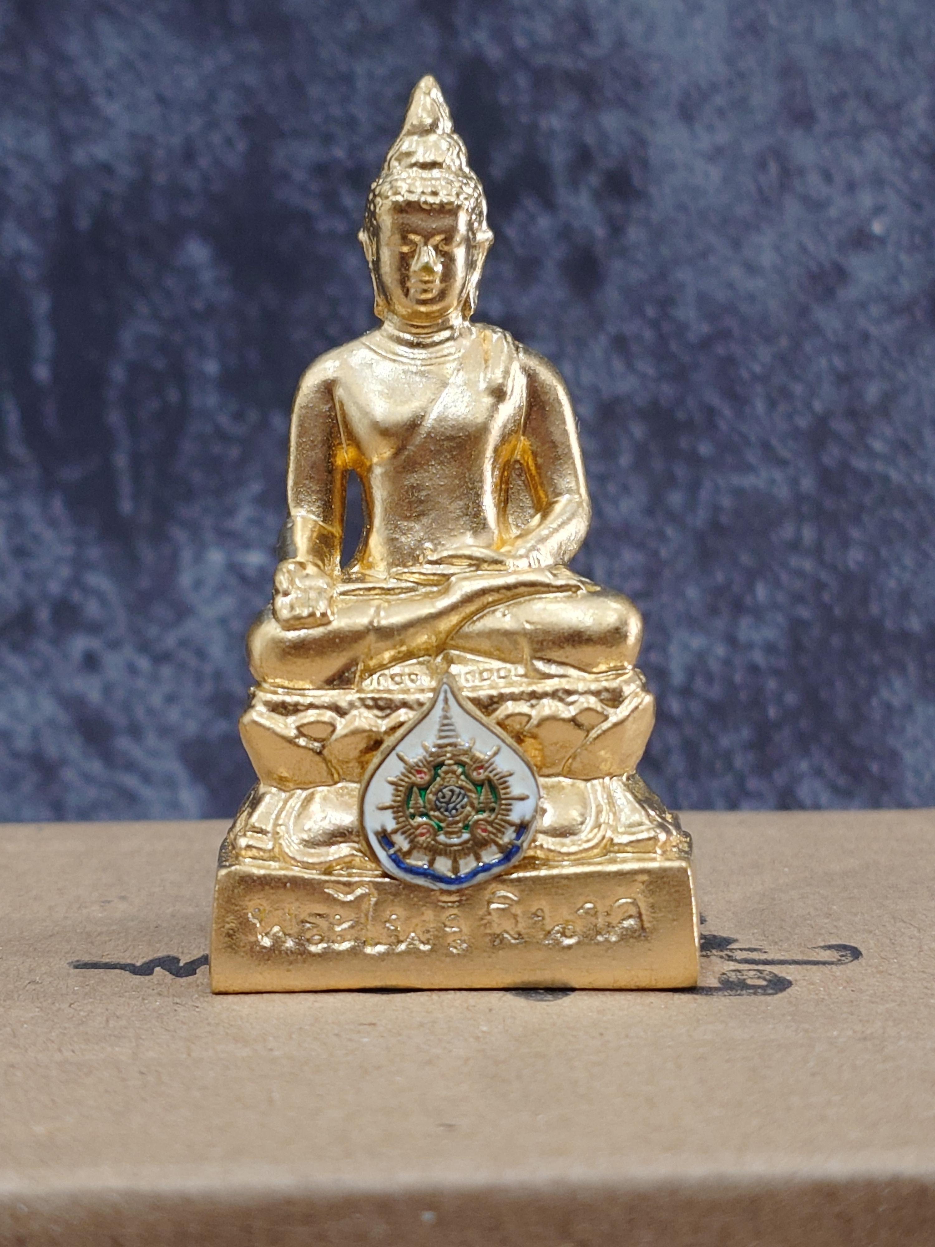 พระไพรีพินาศ ขนาดบูชา หน้าตัก 1.5 นิ้ว สูง 7 ซ.ม.เนื้อสัมฤทธิ์ ปิดทอง ที่ระลึก 72 พรรษา รัชกาลที่9 วัดบวรนิเวศวิหาร ปี2542 พร้อมกล่องเดิม