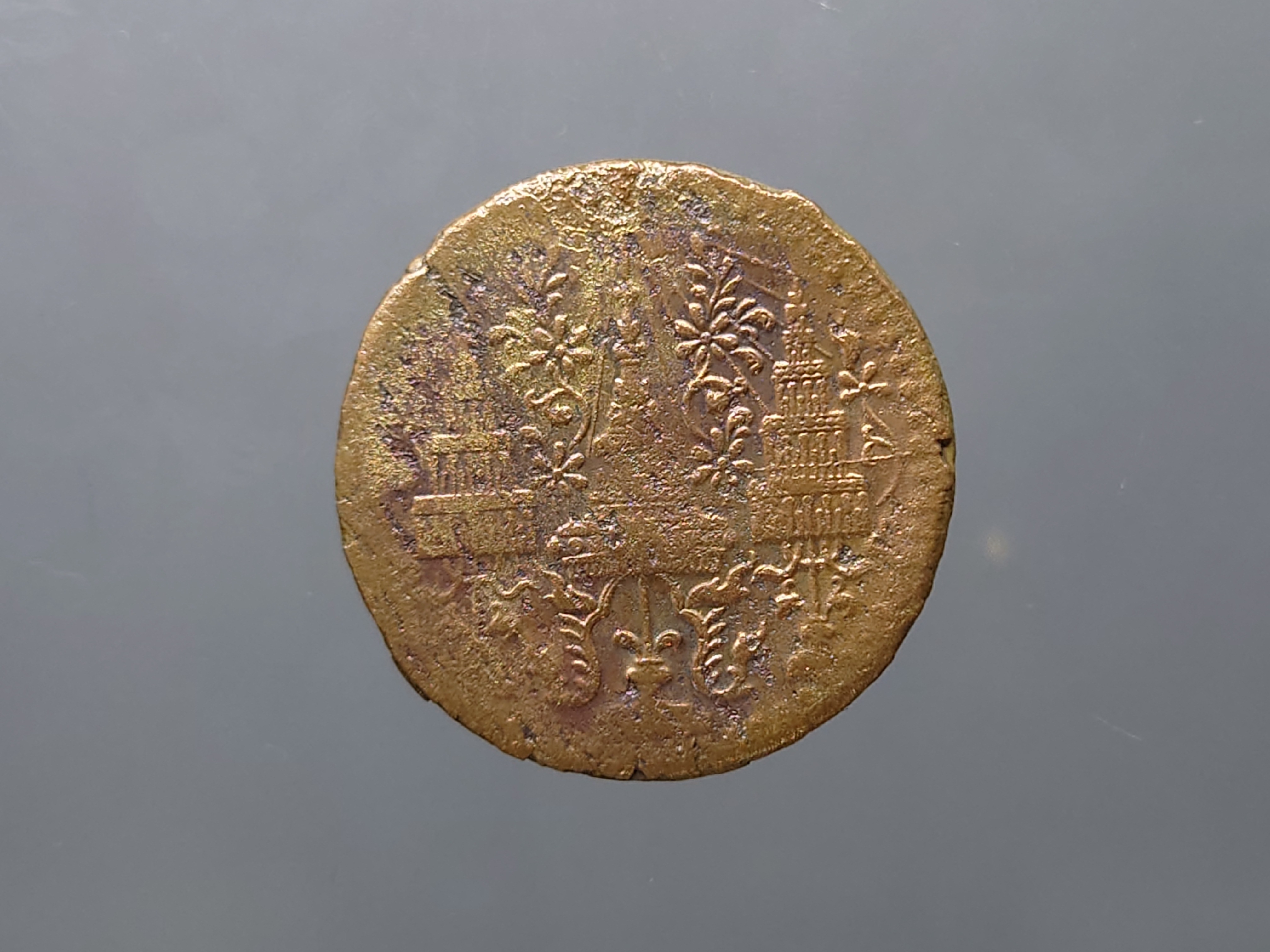 เหรียญ ซีก ทองแดง พระมงกุฎ-พระแสงจักร (แบบบาง) รัชการที่ 4 พ.ศ.2408 ผ่านใช้