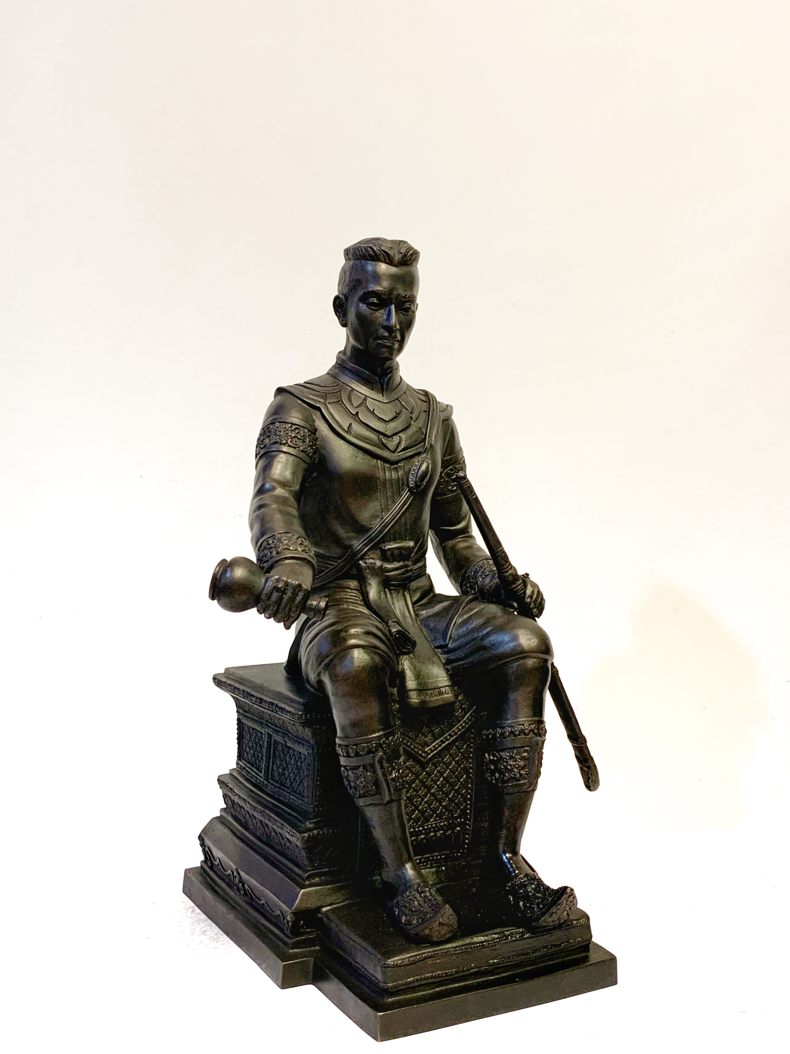 รูปหล่อ พระนเรศวรนั่งหลั่งทักษิโณทก หน้าตัก 9"