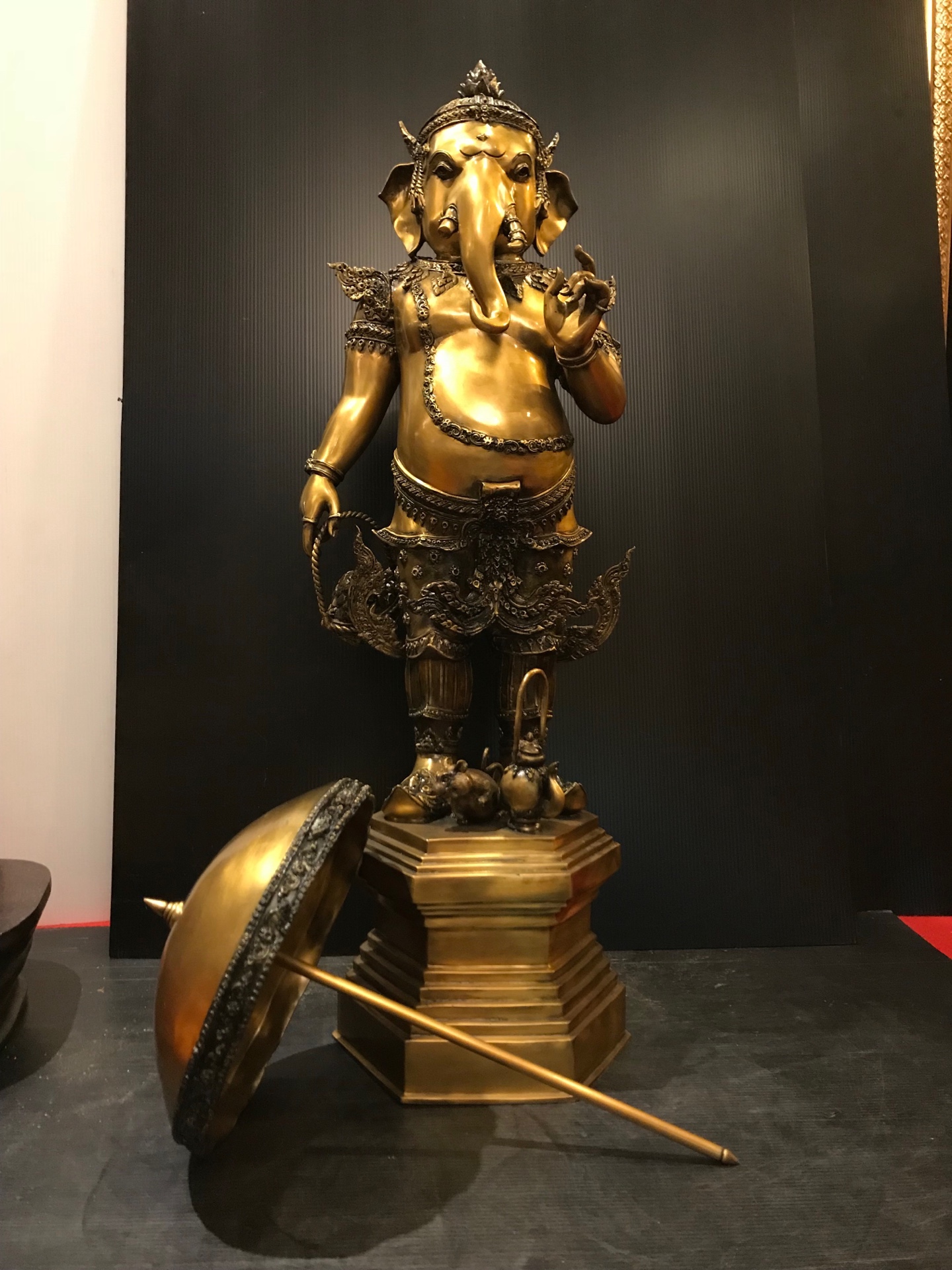 รูปหล่อพระพิฆเนศ ปางค์มหาลาภ ปลุกเสกจากตำหนักพระพิฆเนศ หนัก 25 kg.