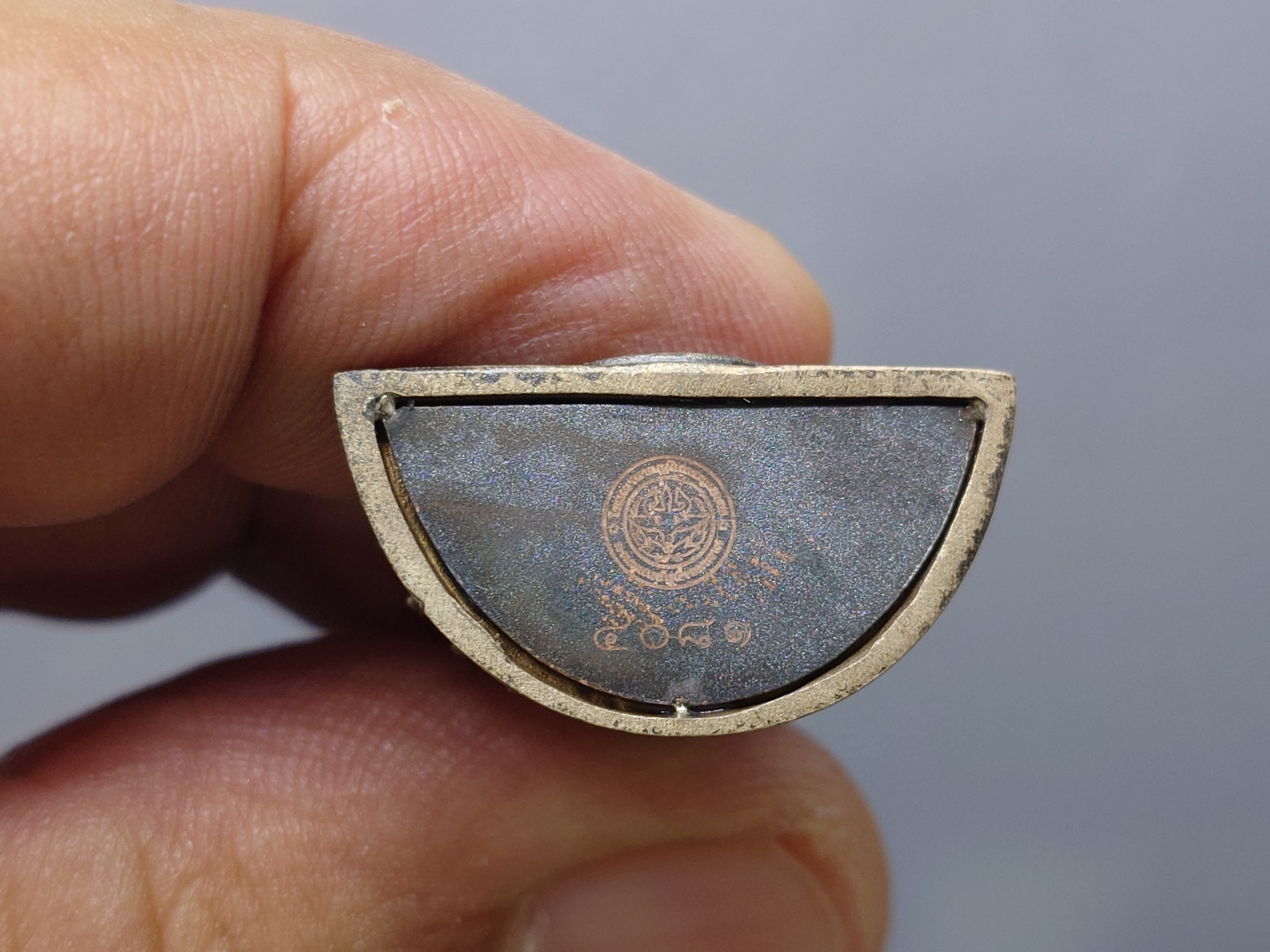 พsะคุ้มเกล้า เย็นศิsะเพราะพsะบริบาล 80 พssษา มหากษัตริย์แผ่นดินสยาม เนื้อนวะโลหะ พิมพ์ใหญ่ ปี2550 พร้อมตลับเดิม