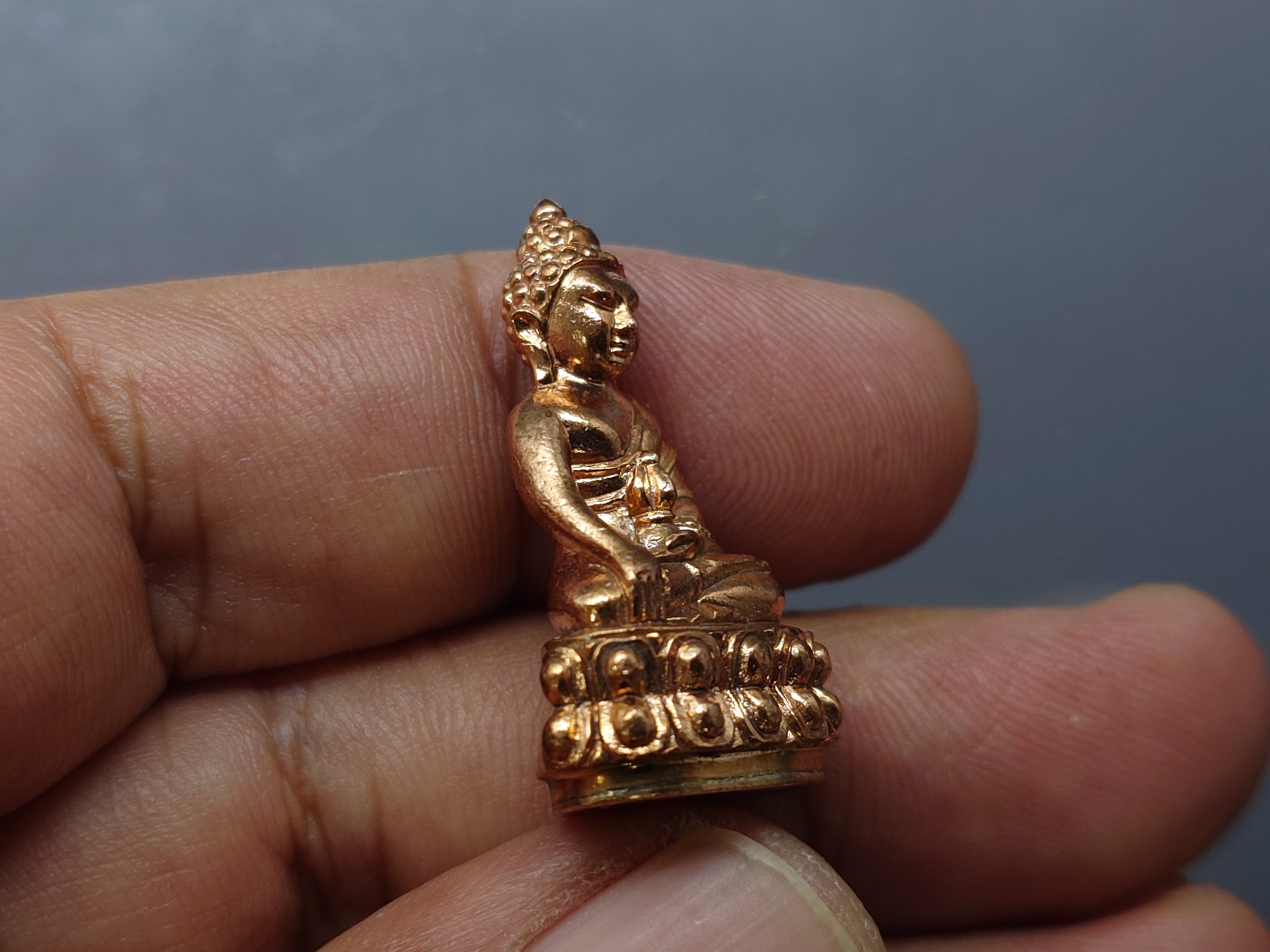 พระกริ่งญาณวเรศ (กริ่งปวเรศน้อย) ฐานบรรจุพระเกศาและจีวร เนื้อสัตตะโลหะ พิมพ์ใหญ่ สมเด็จพระญาณสังวรฯ ทรงเจริญพรรษา 100 ปี วัดบวรนิเวศวิหาร ปี2556 พร้อมใบรับรอง