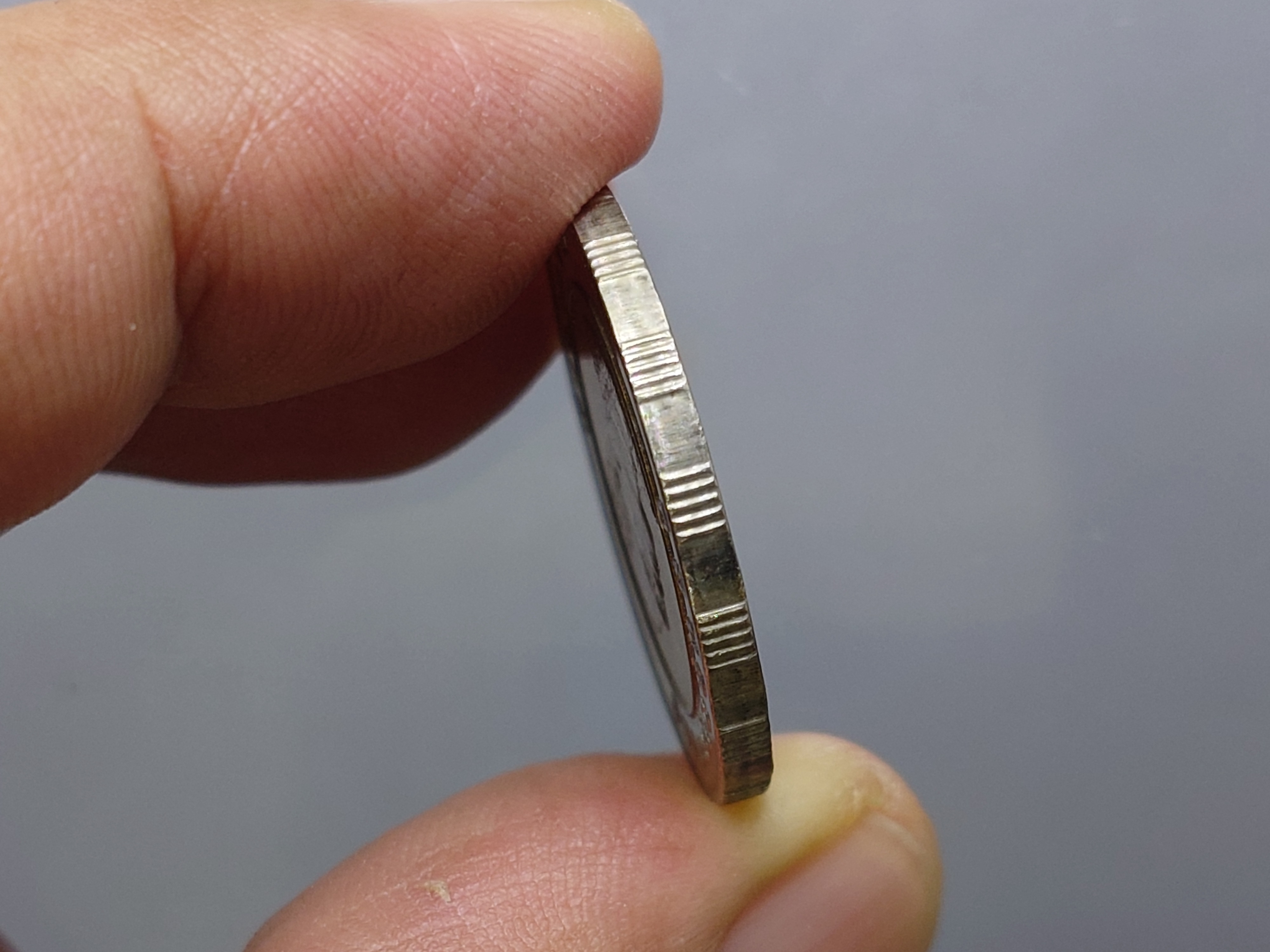 เหรียญ 10 บาท หมุนเวียน (โลหะสองสี) พ.ศ.2538 ไม่ผ่านใช้งาน