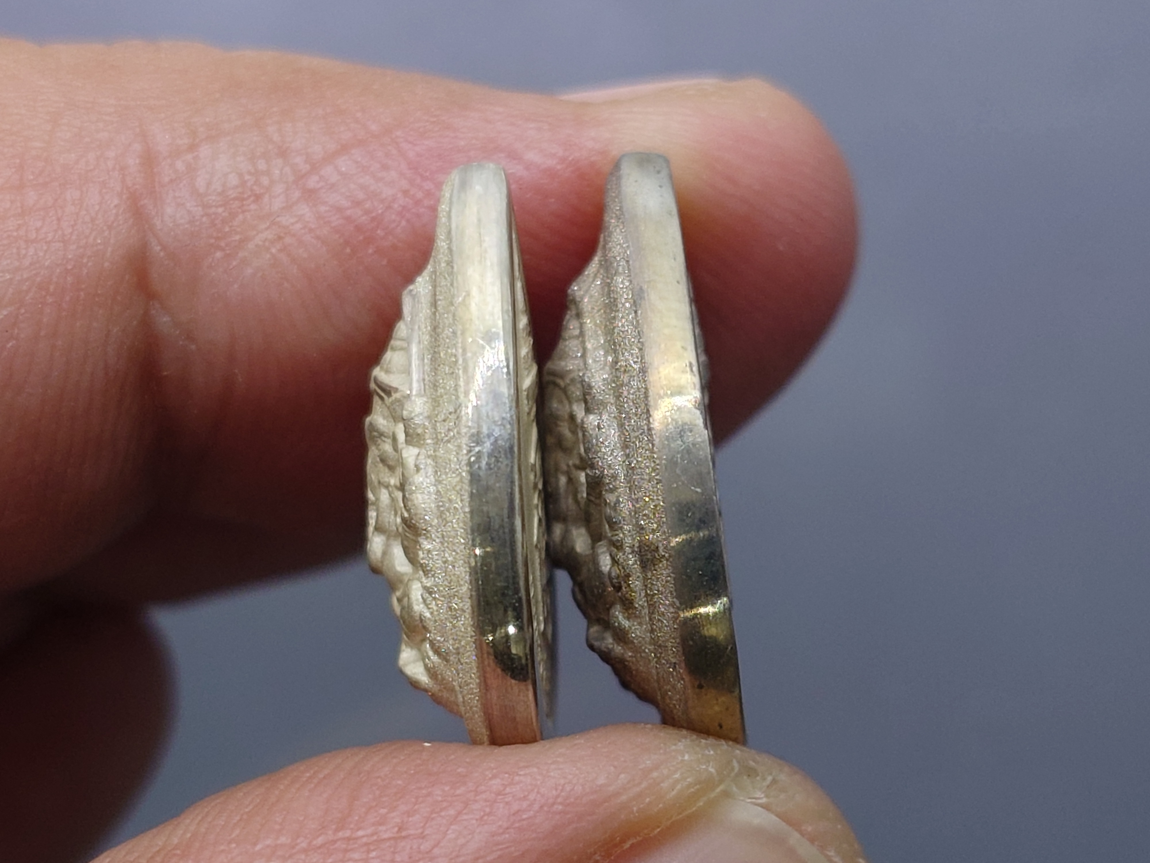 พระพิฆเนศวร ญสส กาญจนาภิเษกครองราช 50 ปี รัชกาลที่9 เนื้อเงิน และ ทองทิพย์ พิมพ์เล็กวัดบวรนิเวศวิหาร พ.ศ.2538 พร้อมกล่องเดิม กล่องชุดทองคำ