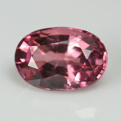 ทัวร์มาลีนสีชมพู (Pink Tourmaline) 0.57 กะรัต สีชมพูอมม่วง เม็ดเล็ก น่ารัก