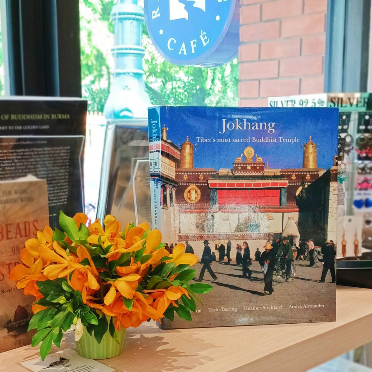 Riverbooks หนังสือประวัติศาสตร์ : Jokhang Tibet's most sacred Buddhist Temple