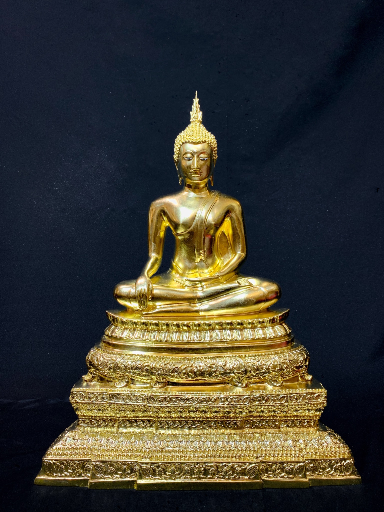 พระพุทธรูป พระพุทธชินสีห์ หน้าตัก 9 นิ้ว ฉลองพระชันษา 100 ปี สมเด็จพระญาณสังวร สมเด็จพระสังฆราช สกลมหาสังฆปริณายก 3 ตุลาคม 2556 วัดบวรนิเวศวิหาร กรุงเทพมหานคร