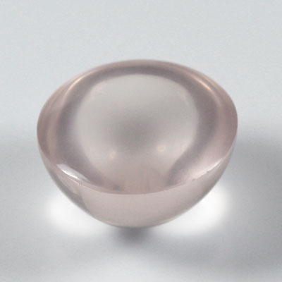 โรสควอตซ์ (Rose Quartz) 7.06 กะรัต รูปกลมหลังเบี้ย สีชมพู