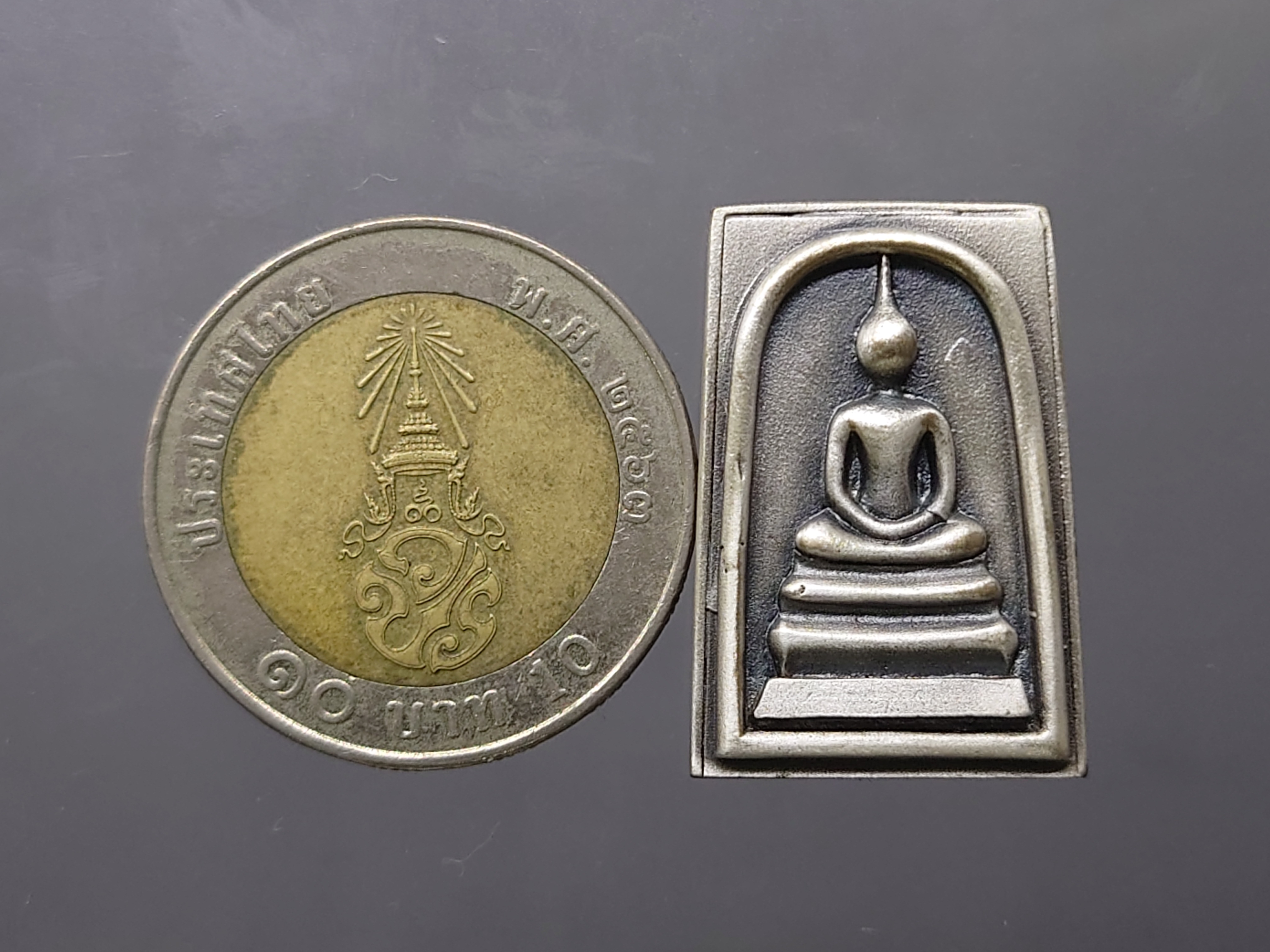 สมเด็จพระพุฒาจารย์ (โต พฺรหฺมรํสี) พิมพ์ใหญ่ เนื้อเงินซาติน อนุสรณ์ ๑๒๘ ปี วัดเกศไชโย สมเด็จพระสังฆราช อธิษฐานจิต ปี2543 พร้อมตลับเดิม