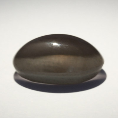 ซิลลิมาไนท์ตาแมว (Cat's eye Sillimanite) 5.96 กะรัต สีเทา รูปไข่ ตาคม