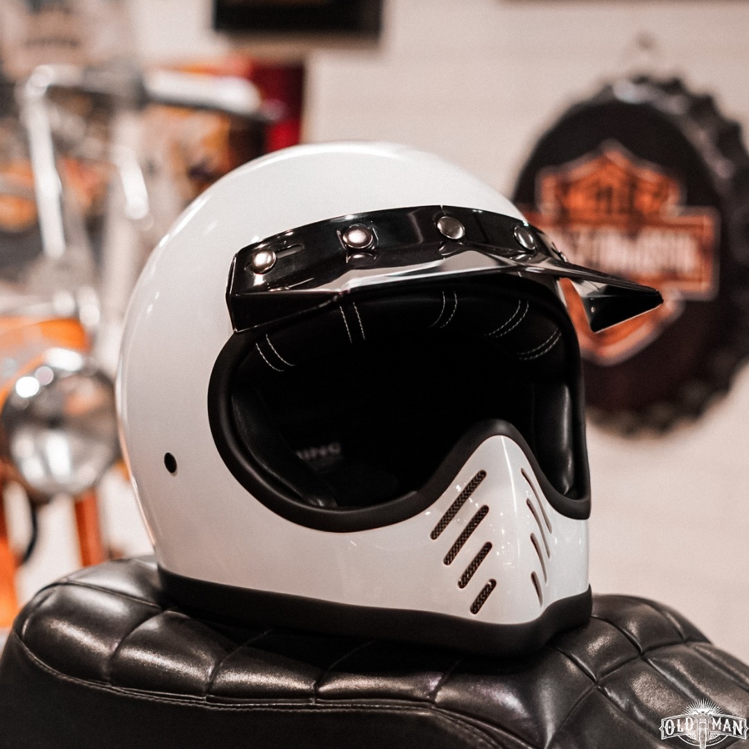 หมวกกันน็อค River hawk Helmet เต็มใบ สีขาวนวล (สอบถามไซส์ก่อนสั่งซื้อ)