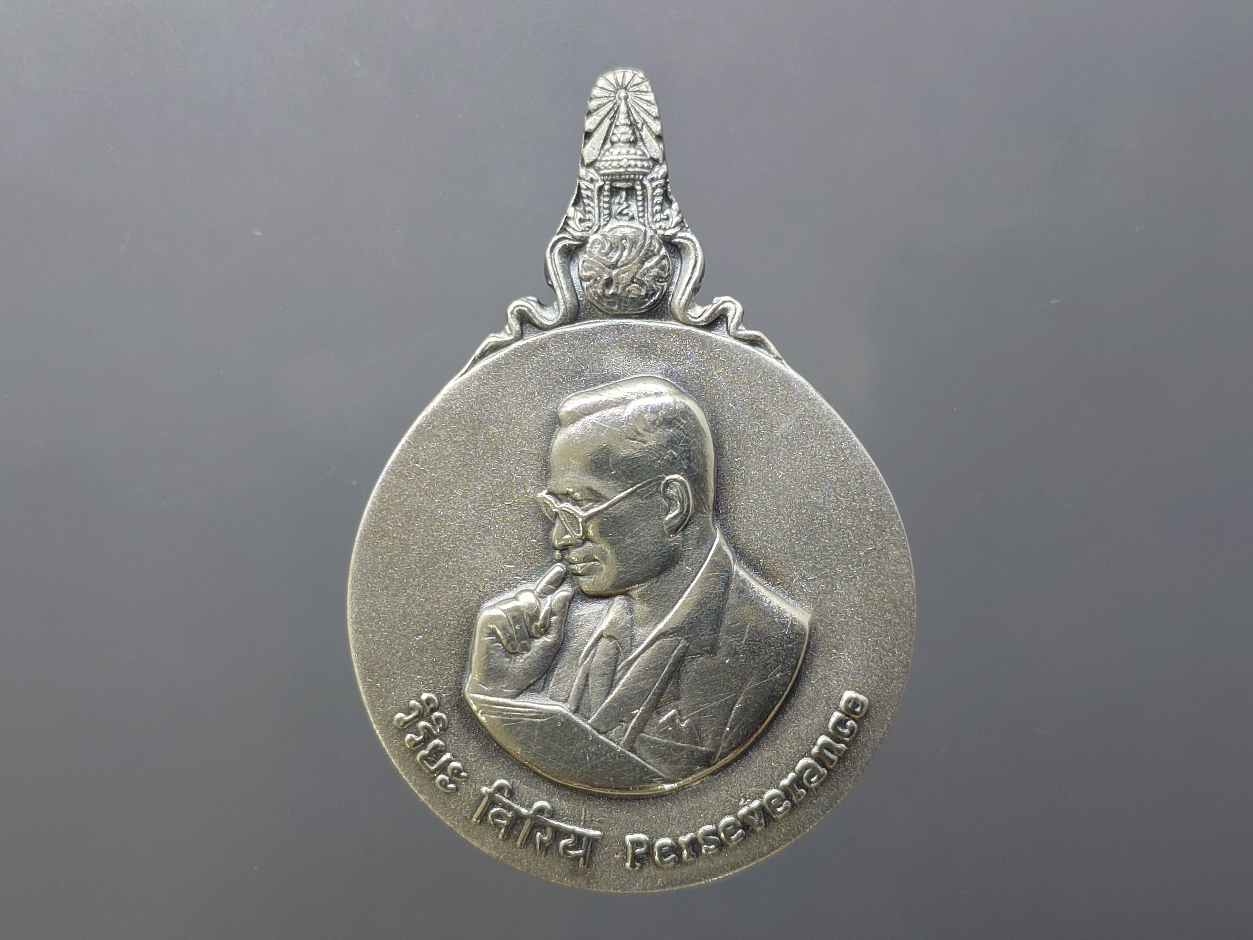 พระมหาชนก เนื้อเงิน พิมพ์ใหญ่ บล็อค ป ขาด นิยม ปี2539 อุปกรณ์ครบ หนังสือ กล่องนอก แท้ ดูง่าย