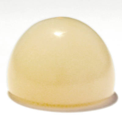 **ขายแล้ว**มูนสโตนตาแมว หรือ มุกดาหารตาเเมว (Cat's eye Moonstone) 4.96 กะรัต สีส้ม เนื้อเนียน มีตาเเมว