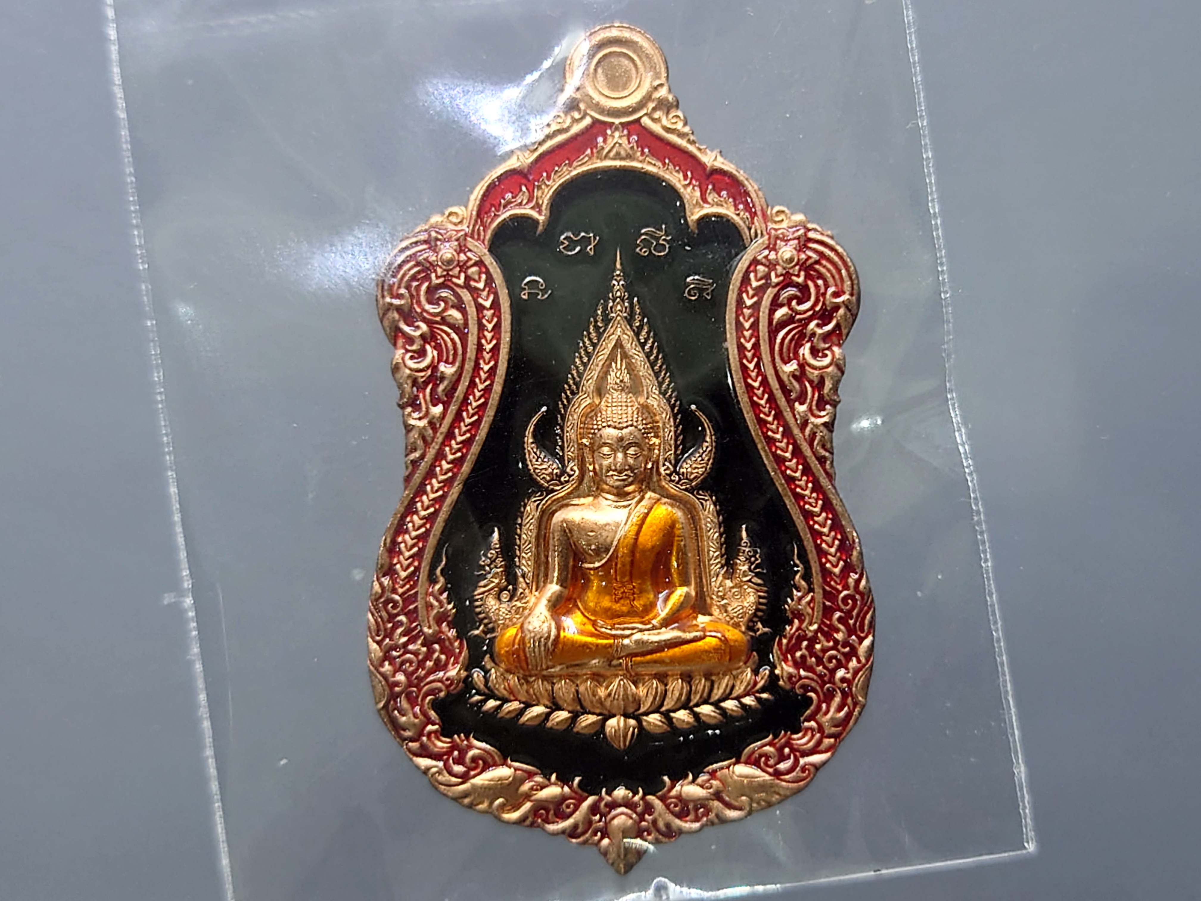 พระพุทธชินราช หลัง ท้าวเวสสุวรรณ รุ่นขุมทรัพย์มหาเทพ เนื้อทองแดงลงยา 2 หน้า พื้นดำ วัดสุทัศน์ๆ มูลนิธิมิราเคิ่ลออฟไลฟ์ๆ จัดสร้าง ปี2565