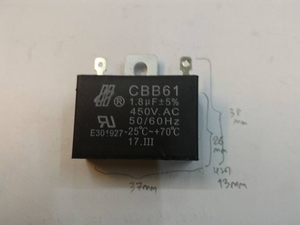 C1.8UF450VAC Cพัดลมเหลี่ยมสีดำขนาดกว้าง37มมสูง26มมหนา13มมราคาตัวล่ะ 37x26x13mm