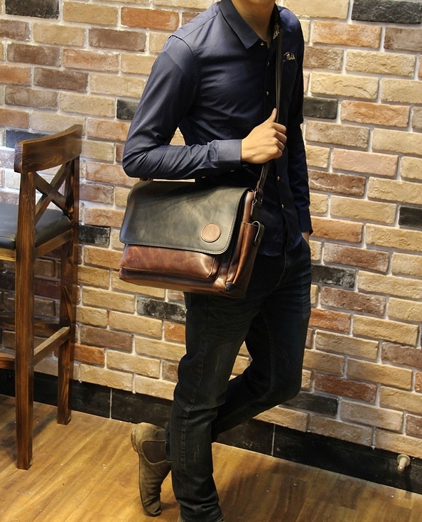 กระเป๋าสะพายข้างผู้ชาย รหัส A003