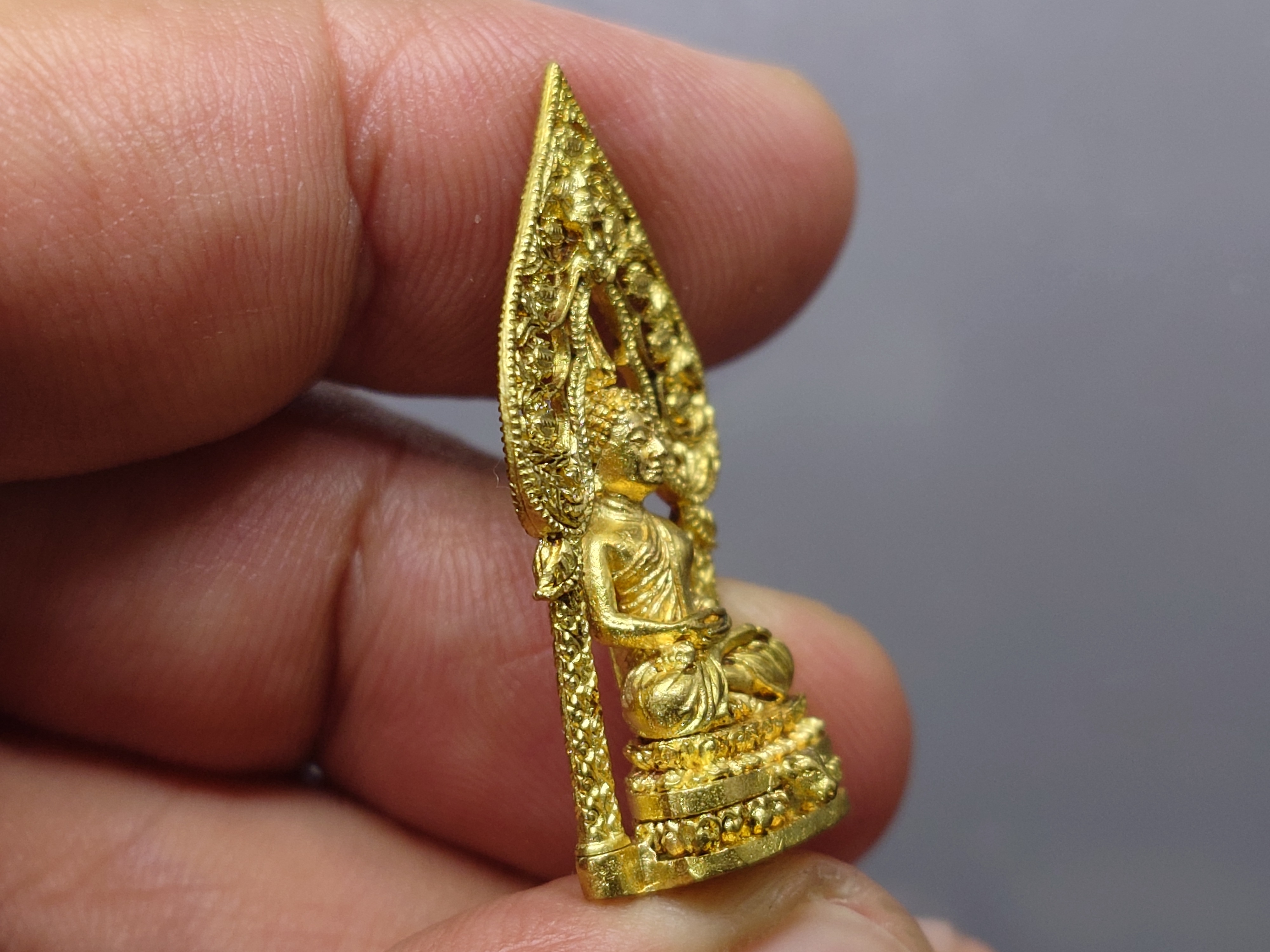 พระนิรันตราย เนื้อกาหลั่ยทอง วัดบวรนิเวศวิหาร ปี2542 พร้อมตลับเดิม