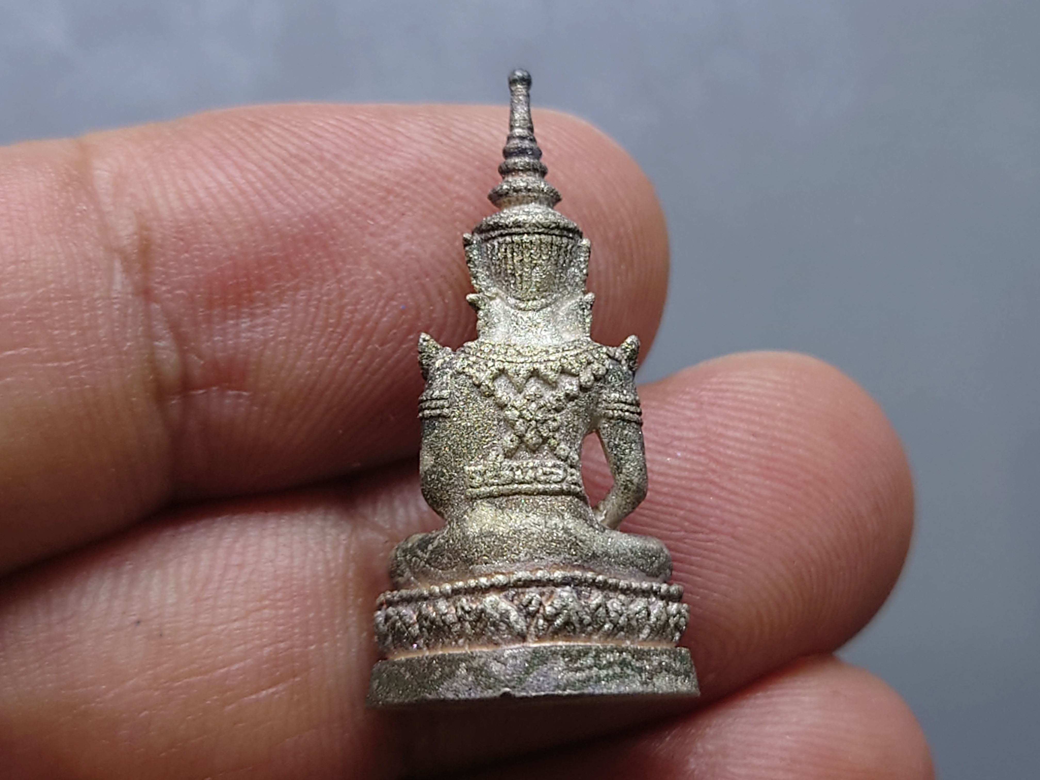 พระแก้วมรกต สธ.ทรงฤดูร้อน ลอยองค์ เนื้อเงินพ่นทราย สมเด็จพระเทพฯจัดสร้าง วัดบวรนิเวศวิหาร ปี 2538 พร้อมกล่องเดิม รับประกันแท้