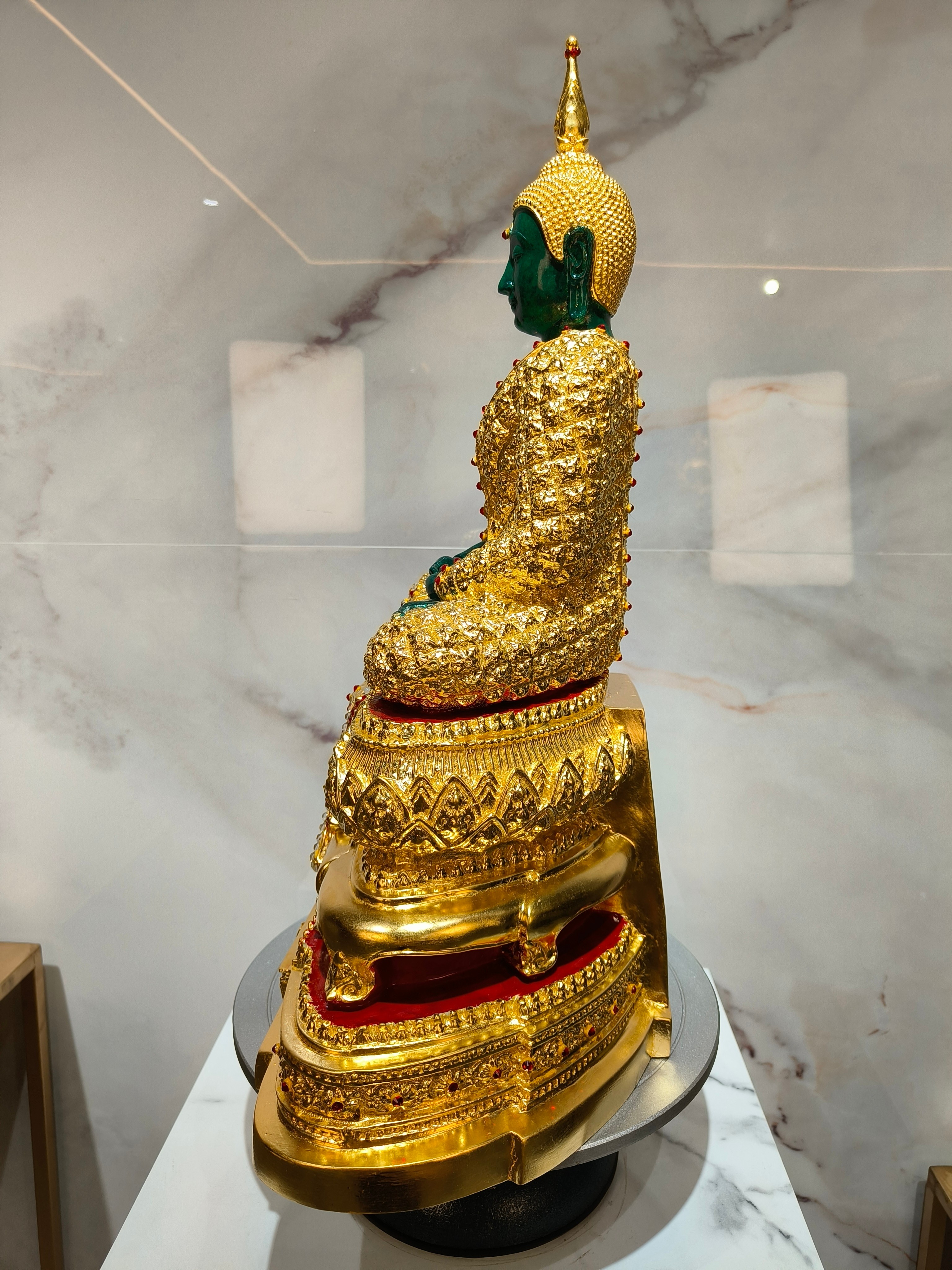 พระพุทธรูป พระแก้วมรกต ทรงเครื่องฤดูฝน หน้าตัก 9 นิ้ว
