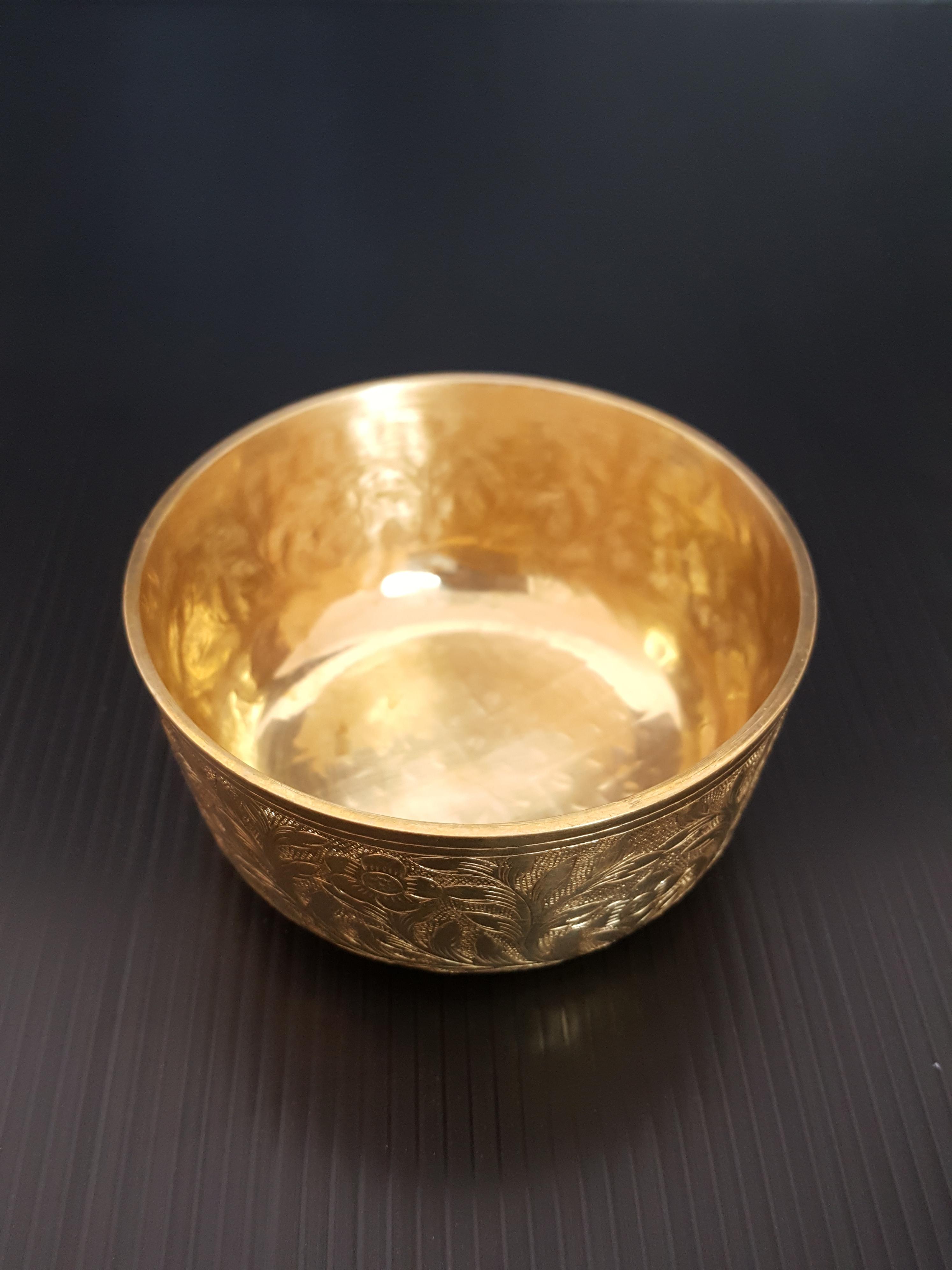 ขันทองเหลือง ลายมะลิ แกะสลักลาย ขนาด 3.5 นิ้ว handmade 100% จอกทองเหลือง