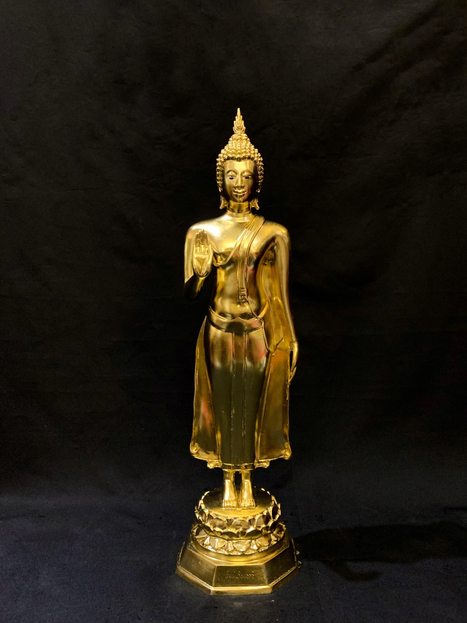 พระพุทธรูปพระประจำวันจันทร์ (ปางห้ามญาติ) หน้าตัก 9 นิ้ว วัดพระศรีรัตนมหาธาตุวรมหาวิหาร จ.พิษณุโลก ปี พ.ศ. 2539