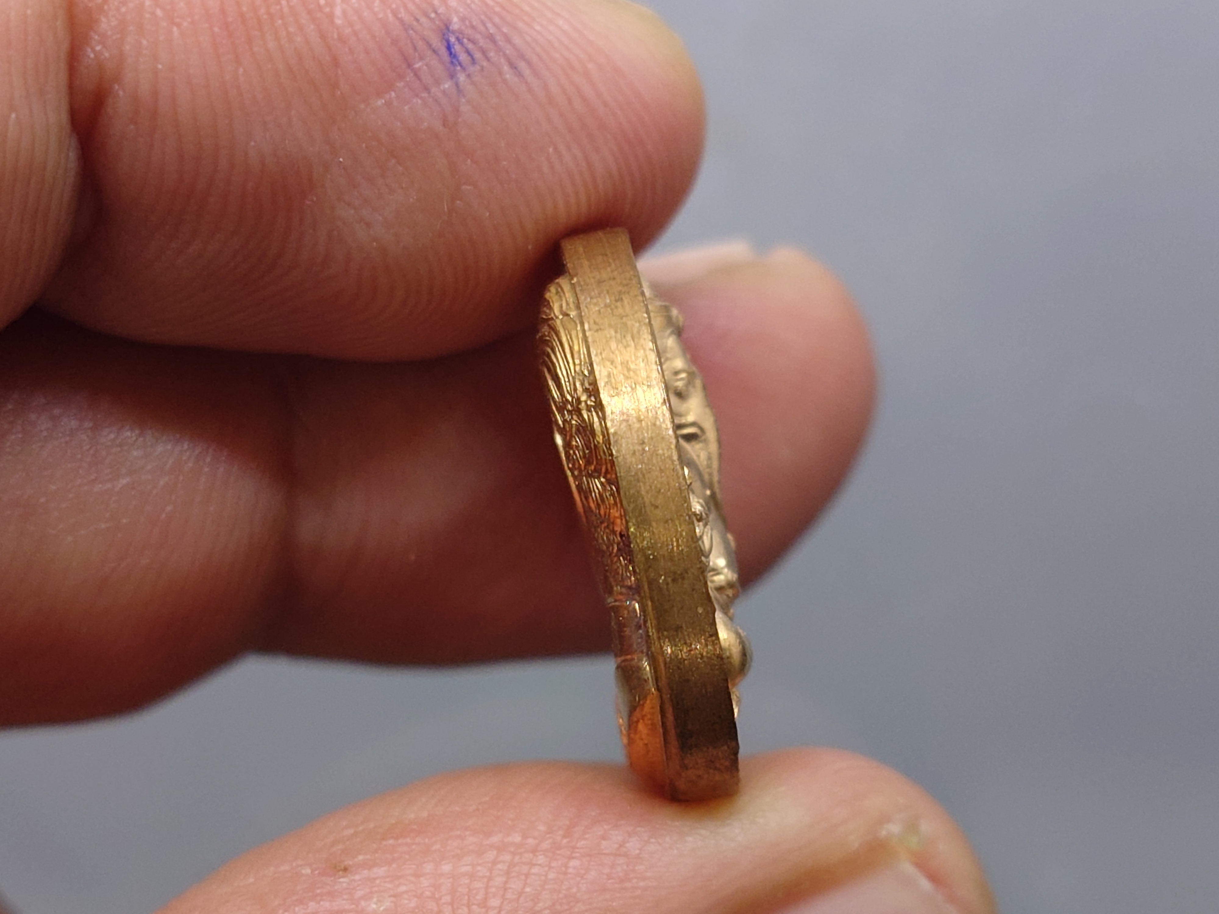 พระพิฆเนศ หลังศาสตราจารย์ ศิลป์ พีระศรี ครบรอบ 70 ปี ม.ศิลปากร เนื้อบรอนซ์ พิมพ์เล็ก พ.ศ.2556 พร้อมตลับเดิม