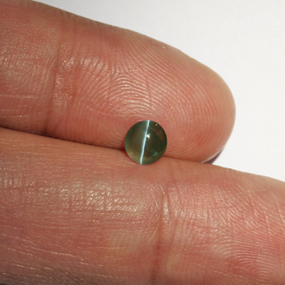 **ขายแล้ว**อเล็กซานไดรท์ตาแมว (Alexandrite Cat's eye) 0.72 กะรัต ตาแมวเจ้าสามสี หายากมาก