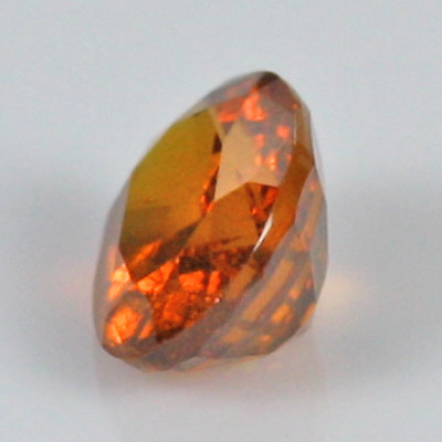 **ขายแล้ว**โกเมนสีส้มหรือสเปซซาไทท์ (Spessartite Garnet) 0.63 กะรัต เม็ดเล็ก น่ารัก