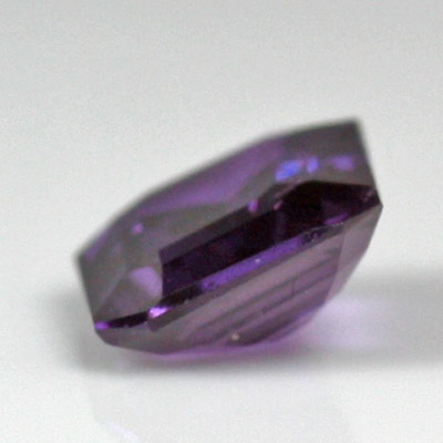 **ขายแล้ว**แซปไฟร์สีม่วง (Violet Sapphire) 0.73 กะรัต สีม่วงอมน้ำเงิน พลอยสด ไม่เผา